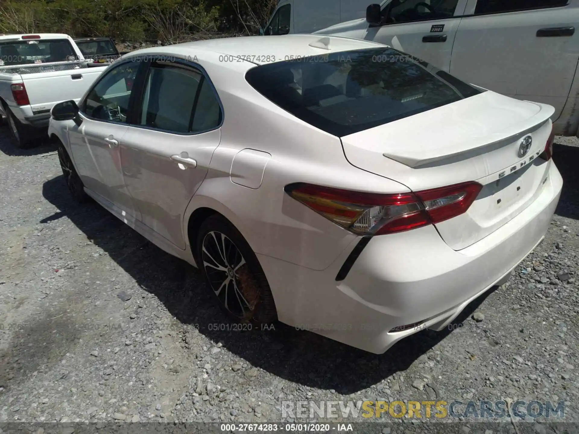 3 Photograph of a damaged car 4T1B11HK7KU216078 TOYOTA CAMRY 2019