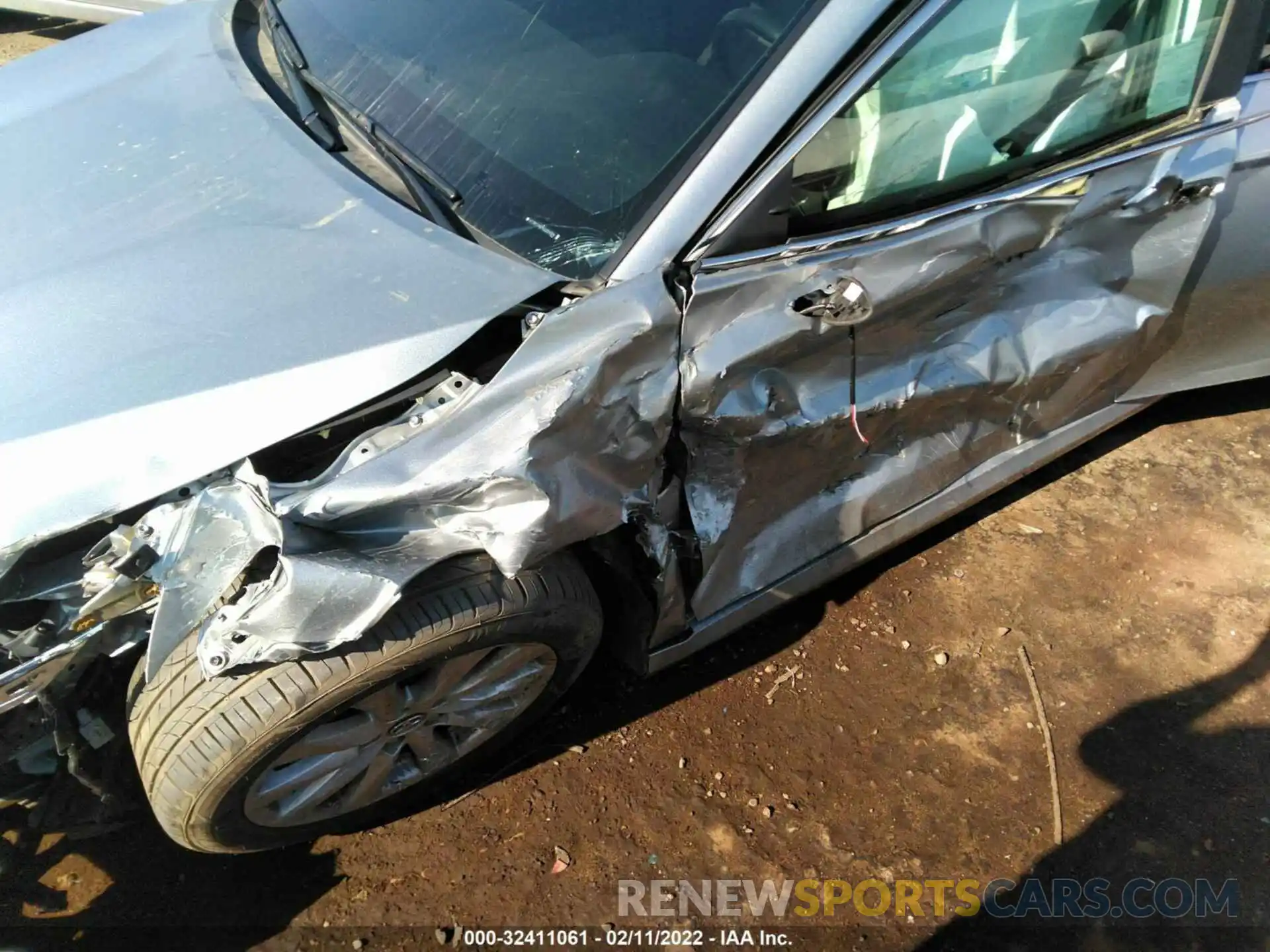 6 Photograph of a damaged car 4T1B11HK7KU224004 TOYOTA CAMRY 2019