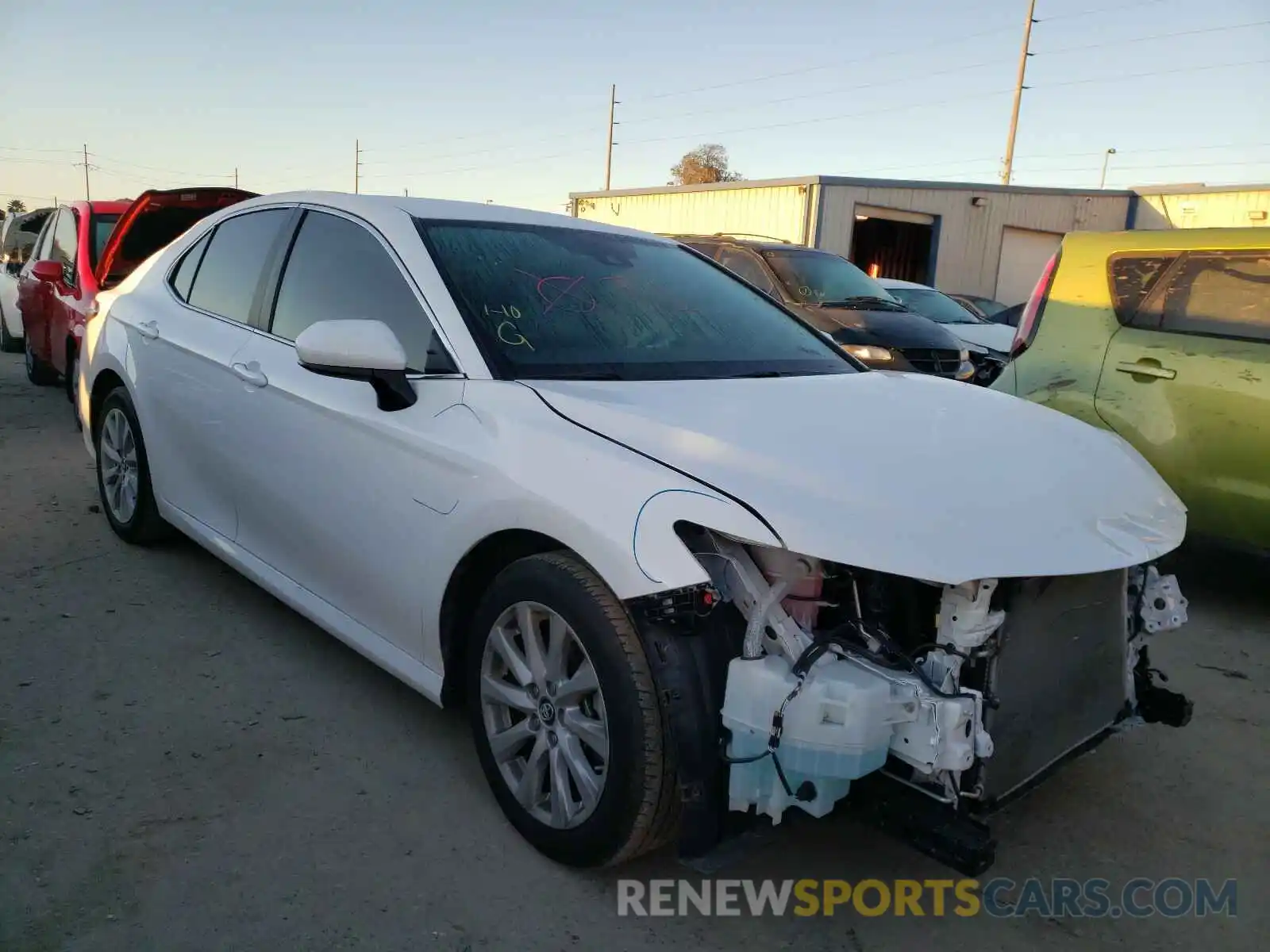 1 Photograph of a damaged car 4T1B11HK7KU227338 TOYOTA CAMRY 2019