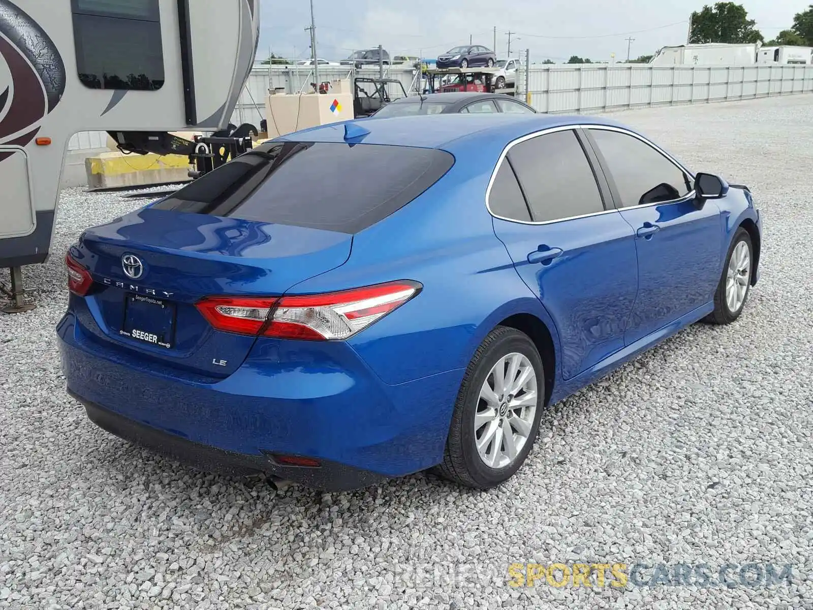 4 Фотография поврежденного автомобиля 4T1B11HK7KU229865 TOYOTA CAMRY 2019