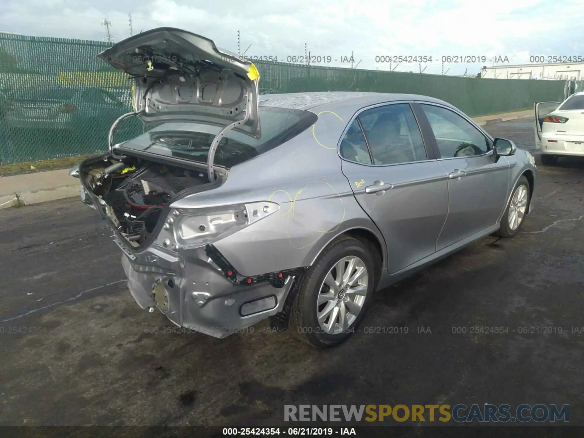 4 Photograph of a damaged car 4T1B11HK7KU230658 TOYOTA CAMRY 2019