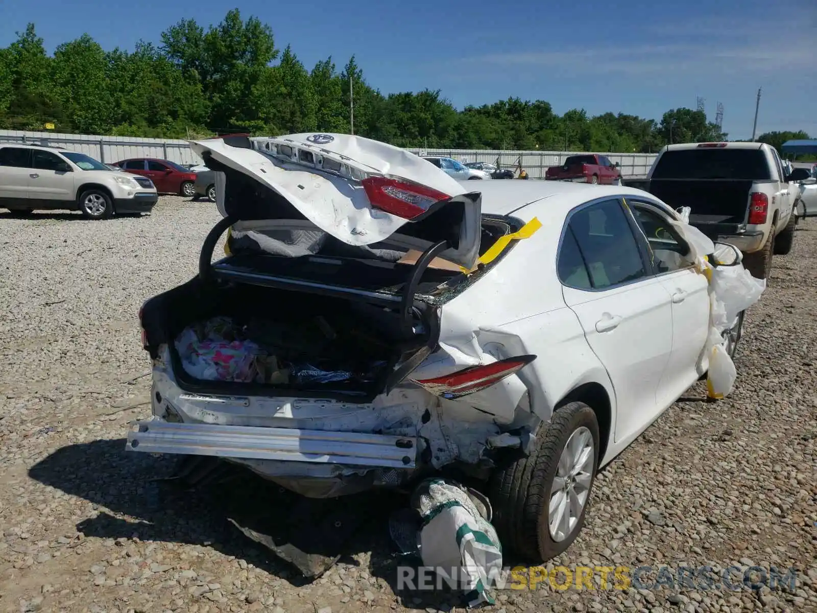 4 Фотография поврежденного автомобиля 4T1B11HK7KU232667 TOYOTA CAMRY 2019