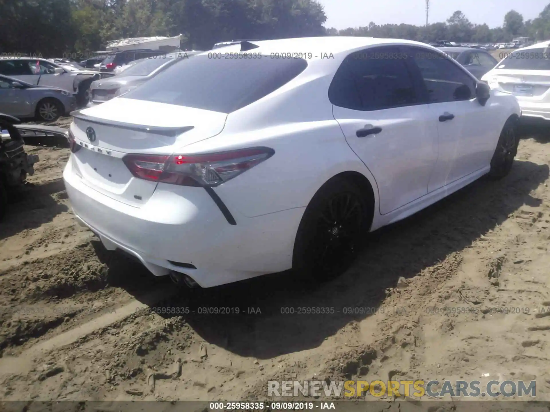 4 Photograph of a damaged car 4T1B11HK7KU234290 TOYOTA CAMRY 2019