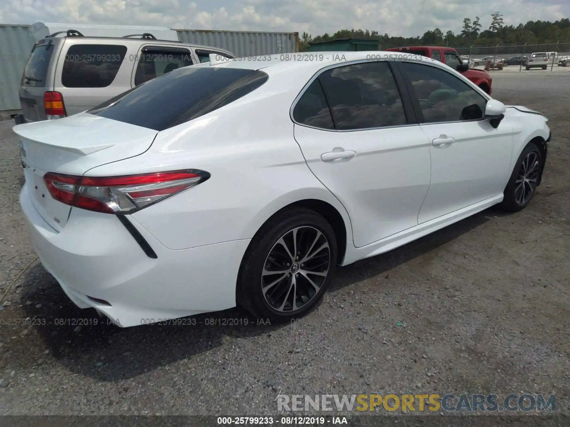 4 Photograph of a damaged car 4T1B11HK7KU236346 TOYOTA CAMRY 2019