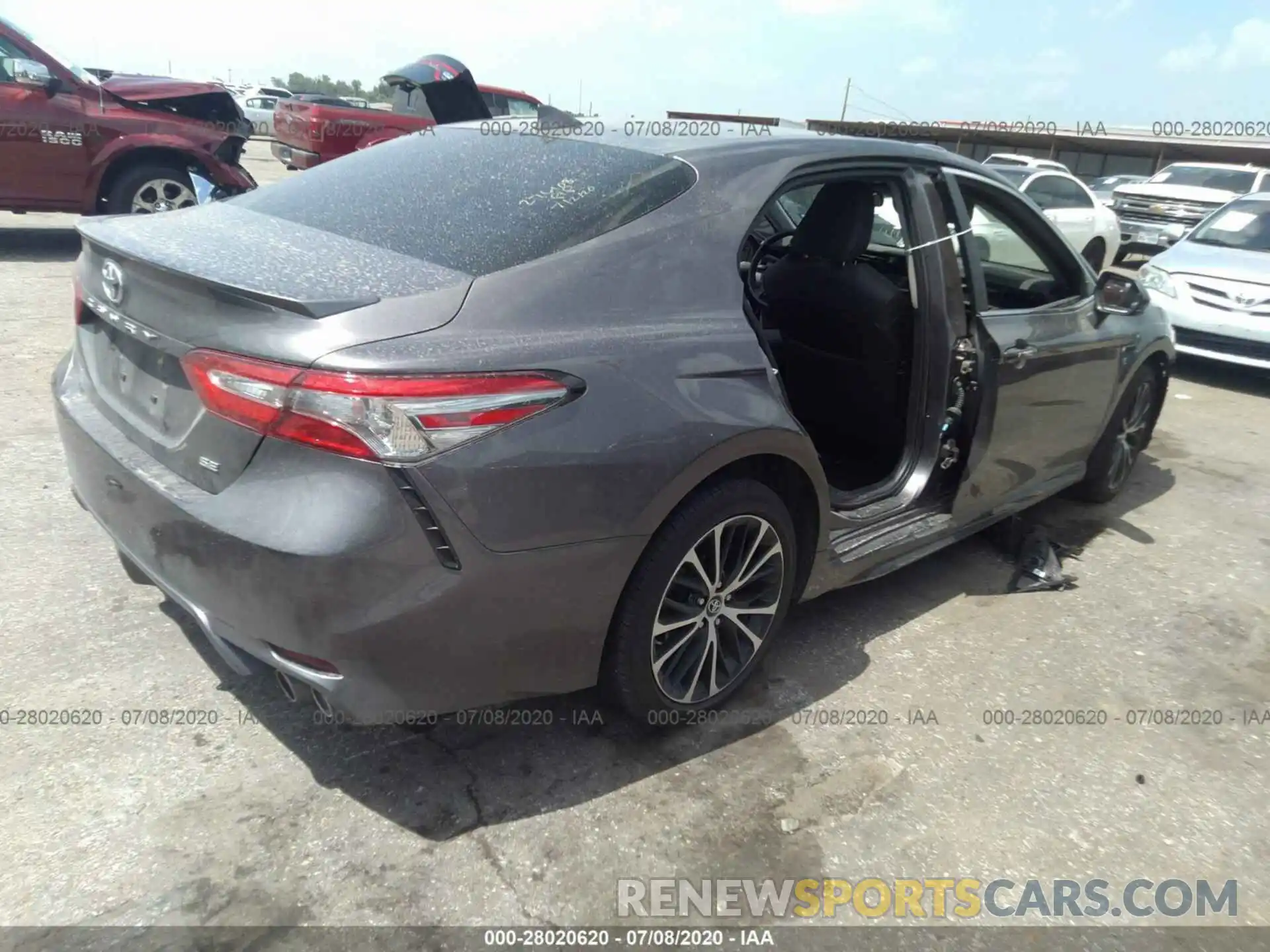 4 Photograph of a damaged car 4T1B11HK7KU237013 TOYOTA CAMRY 2019