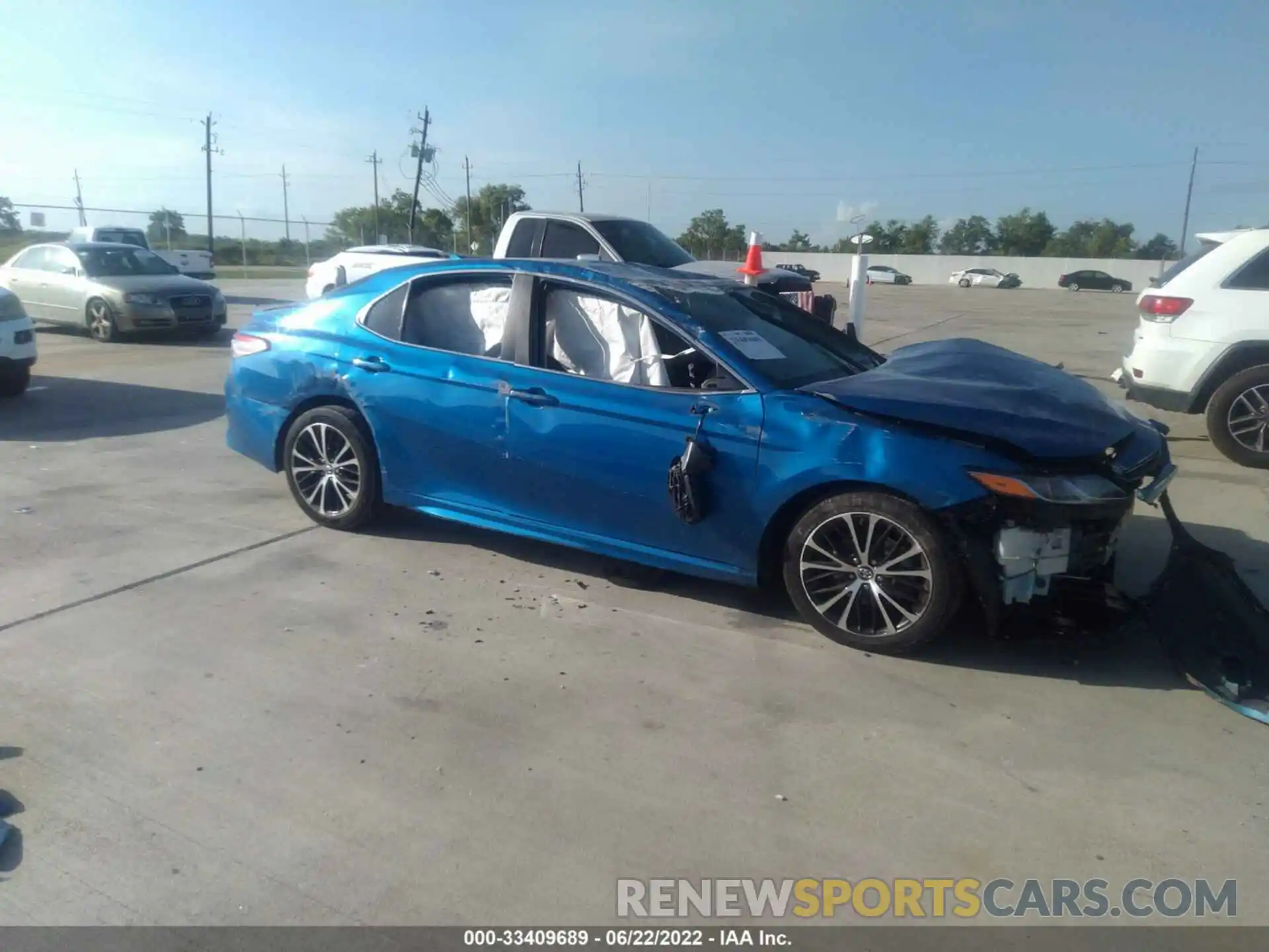 1 Photograph of a damaged car 4T1B11HK7KU240560 TOYOTA CAMRY 2019