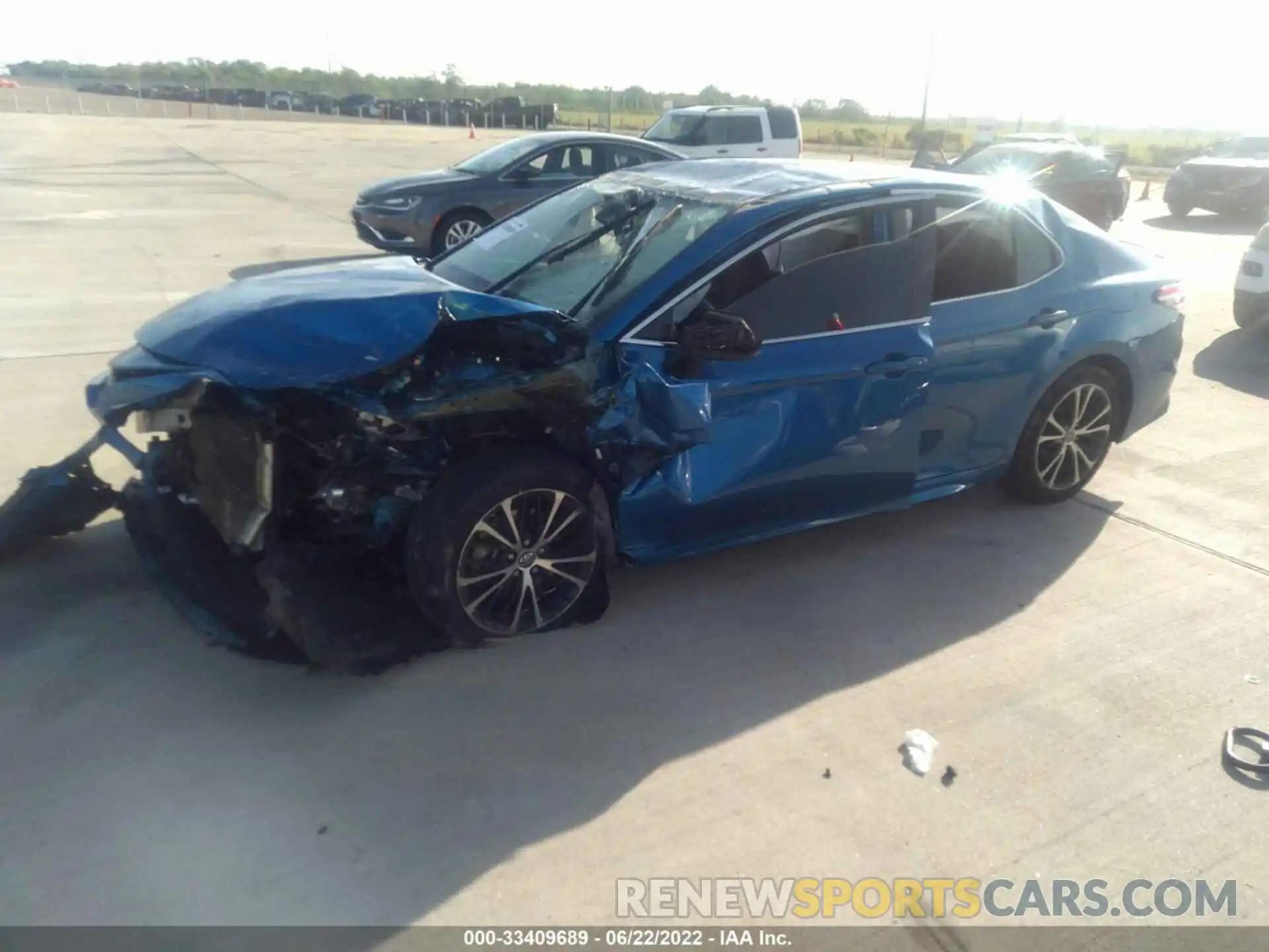 2 Photograph of a damaged car 4T1B11HK7KU240560 TOYOTA CAMRY 2019