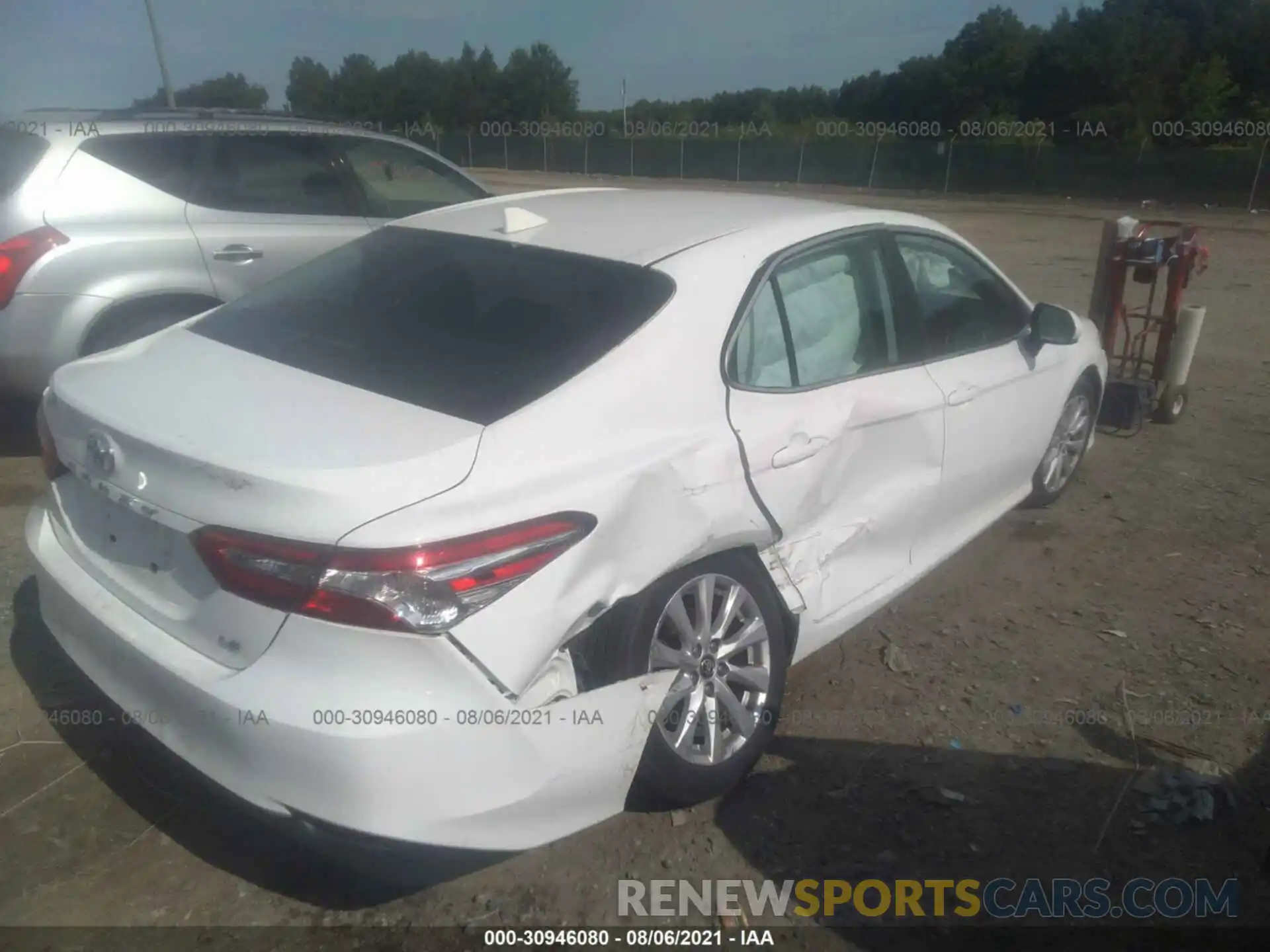 4 Photograph of a damaged car 4T1B11HK7KU241109 TOYOTA CAMRY 2019