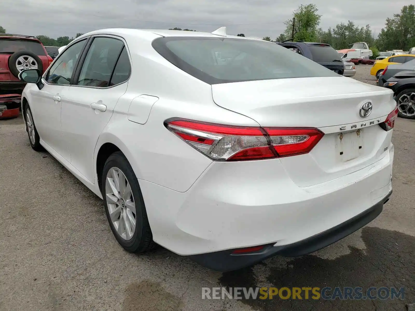 3 Фотография поврежденного автомобиля 4T1B11HK7KU243961 TOYOTA CAMRY 2019