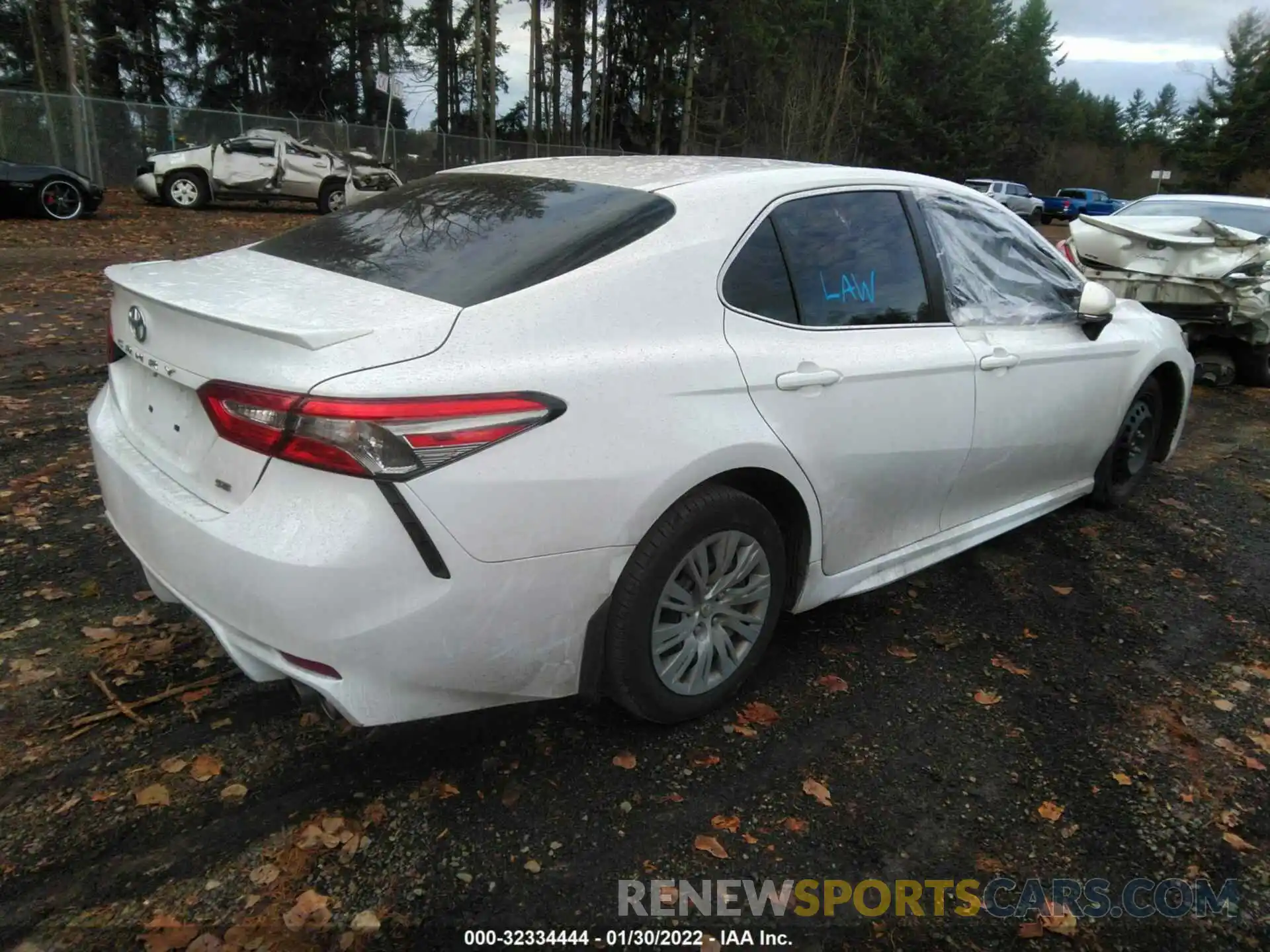 4 Фотография поврежденного автомобиля 4T1B11HK7KU247170 TOYOTA CAMRY 2019