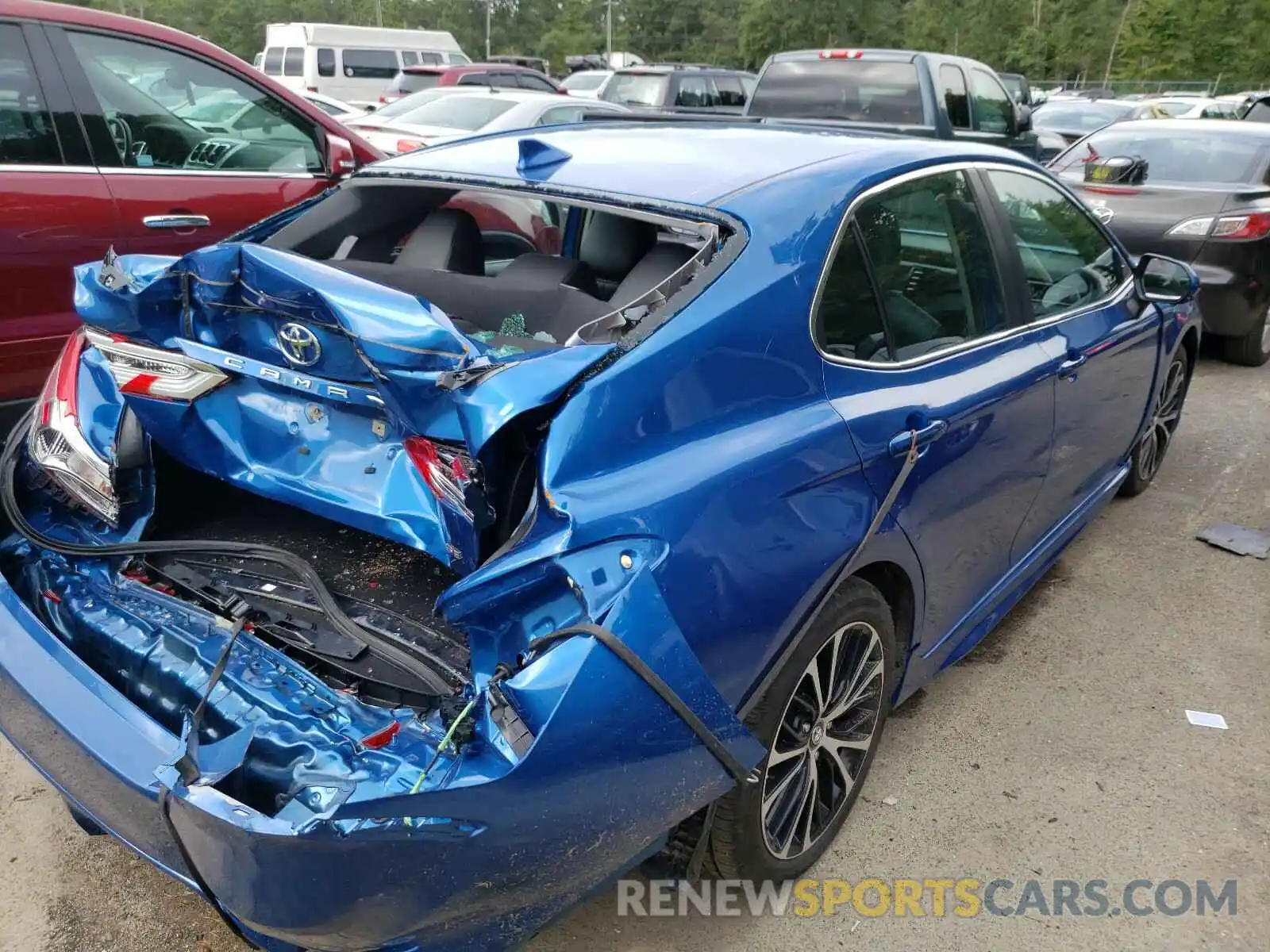 4 Photograph of a damaged car 4T1B11HK7KU249548 TOYOTA CAMRY 2019