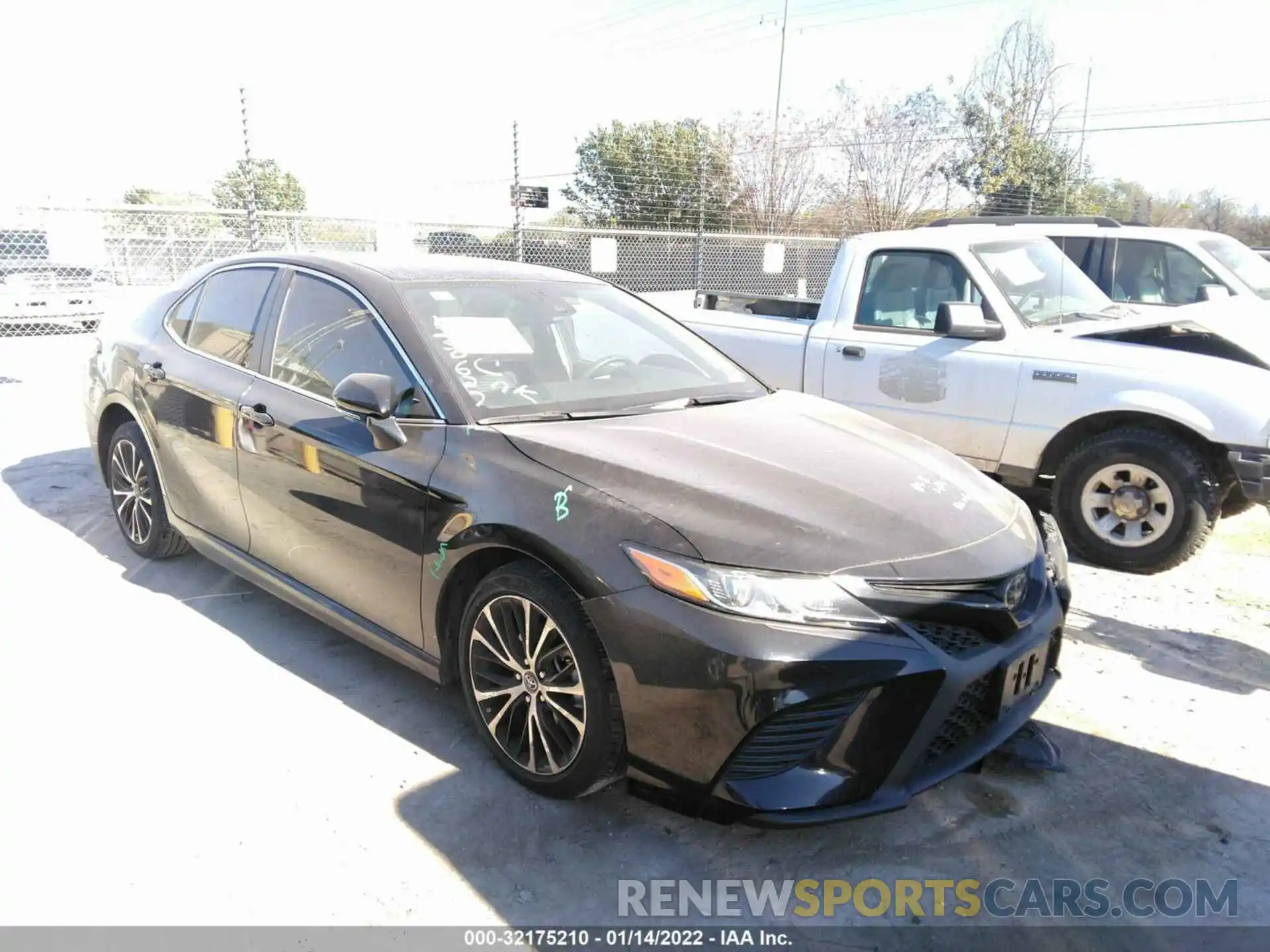 1 Photograph of a damaged car 4T1B11HK7KU255480 TOYOTA CAMRY 2019