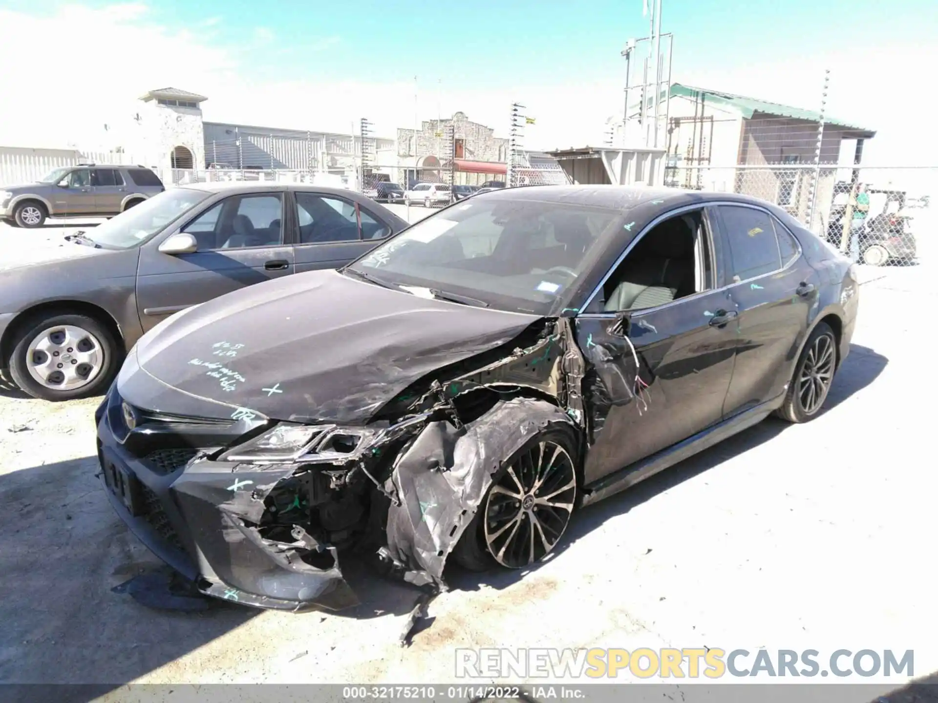 2 Photograph of a damaged car 4T1B11HK7KU255480 TOYOTA CAMRY 2019