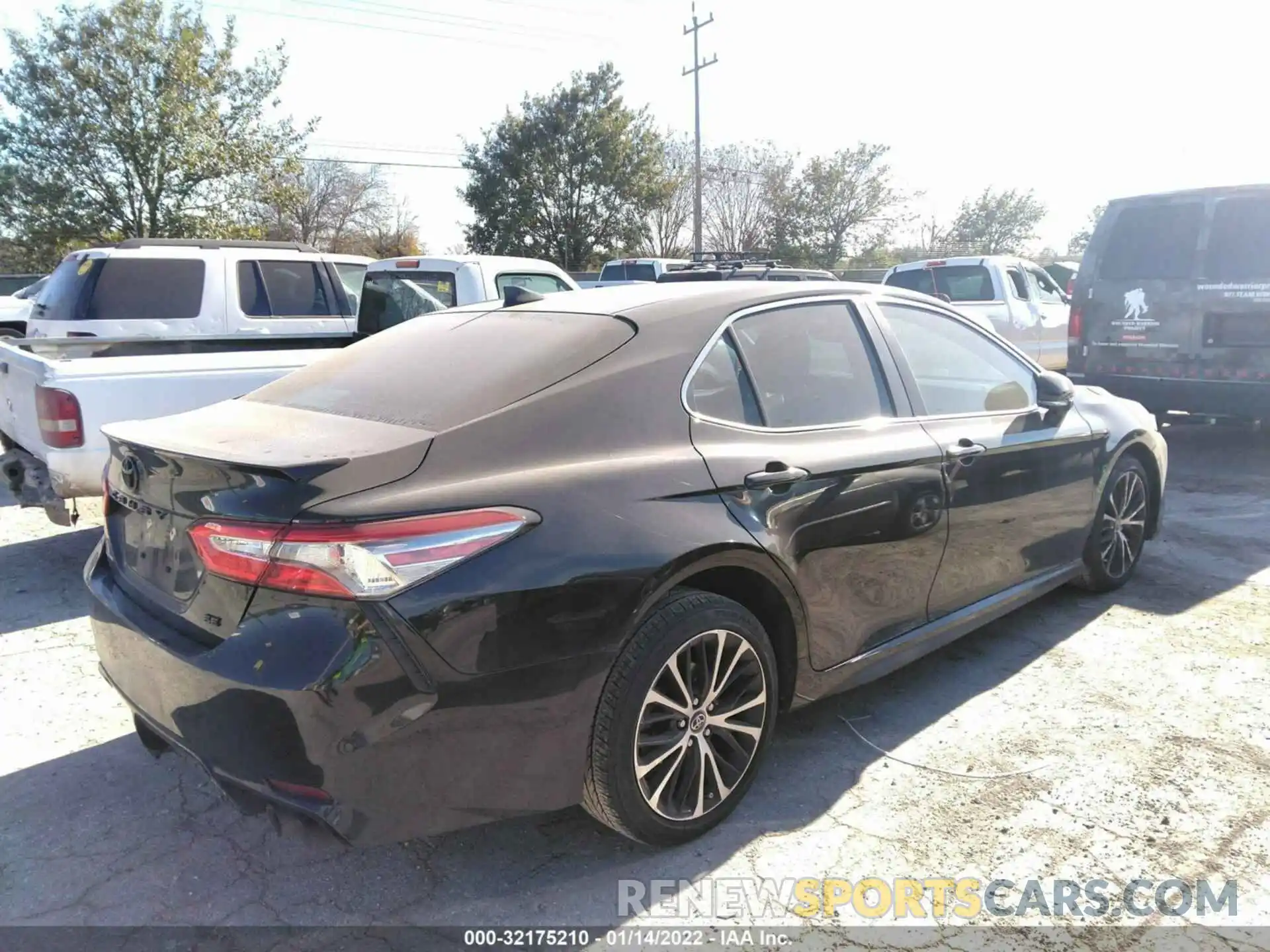 4 Фотография поврежденного автомобиля 4T1B11HK7KU255480 TOYOTA CAMRY 2019