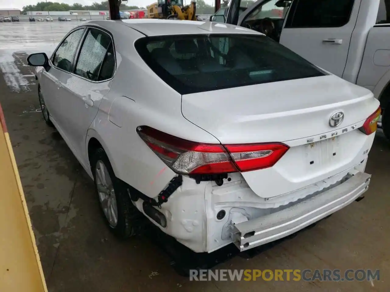 3 Photograph of a damaged car 4T1B11HK7KU256466 TOYOTA CAMRY 2019