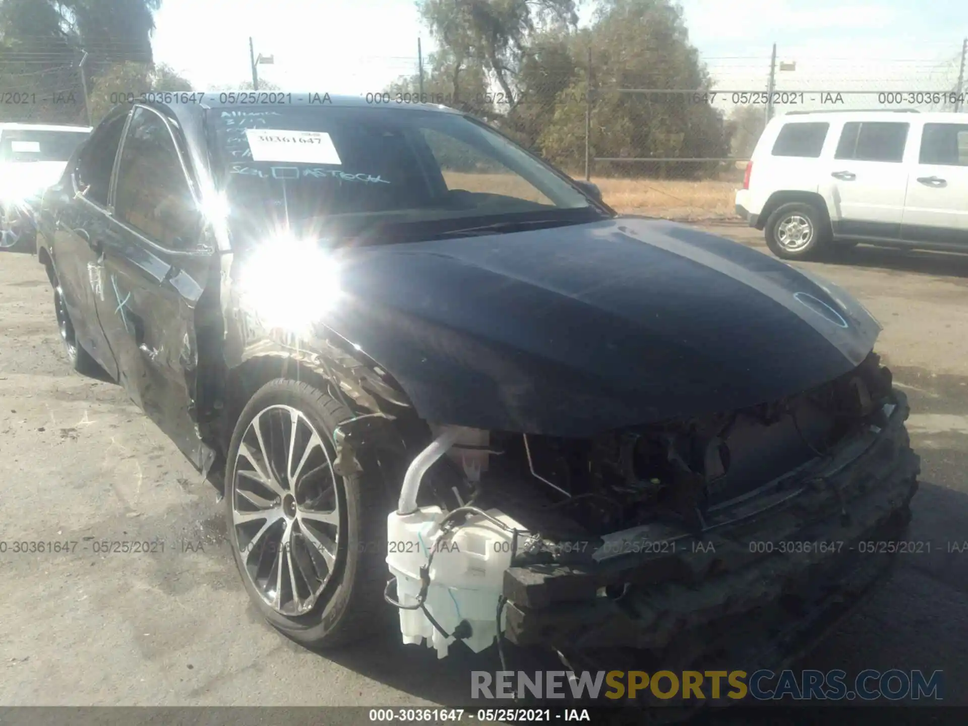 1 Photograph of a damaged car 4T1B11HK7KU256919 TOYOTA CAMRY 2019