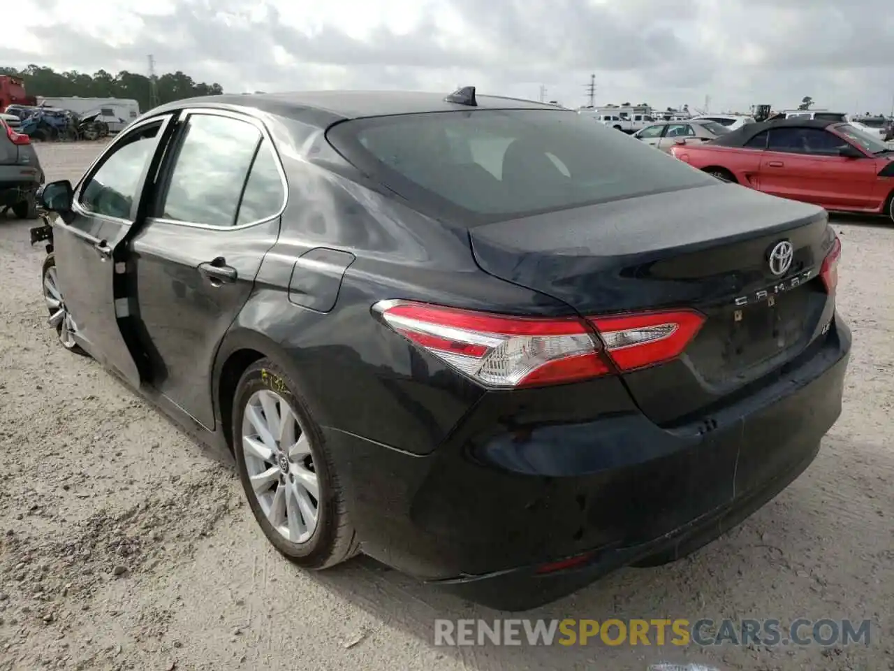 3 Photograph of a damaged car 4T1B11HK7KU257097 TOYOTA CAMRY 2019