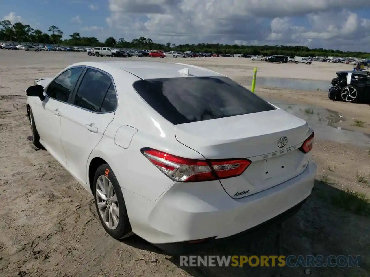 3 Photograph of a damaged car 4T1B11HK7KU260324 TOYOTA CAMRY 2019