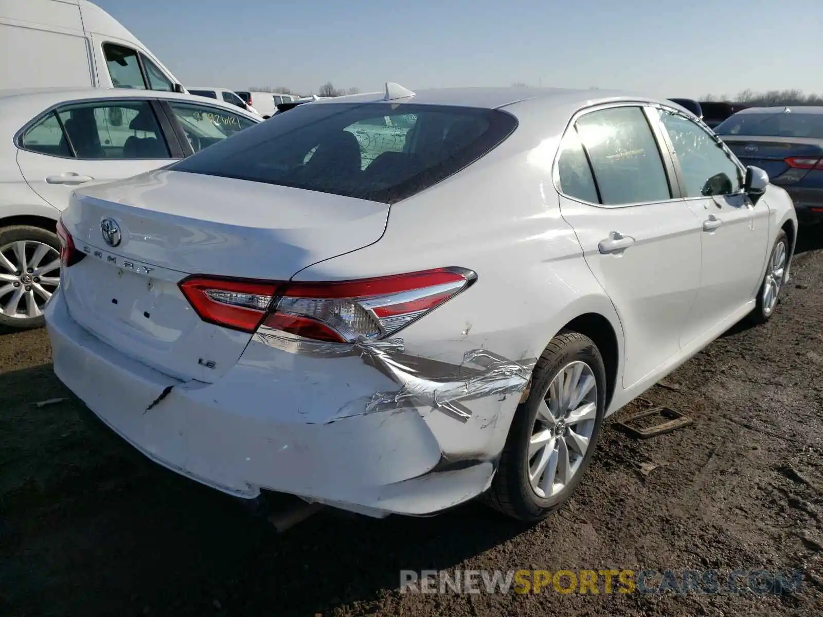 4 Фотография поврежденного автомобиля 4T1B11HK7KU261215 TOYOTA CAMRY 2019