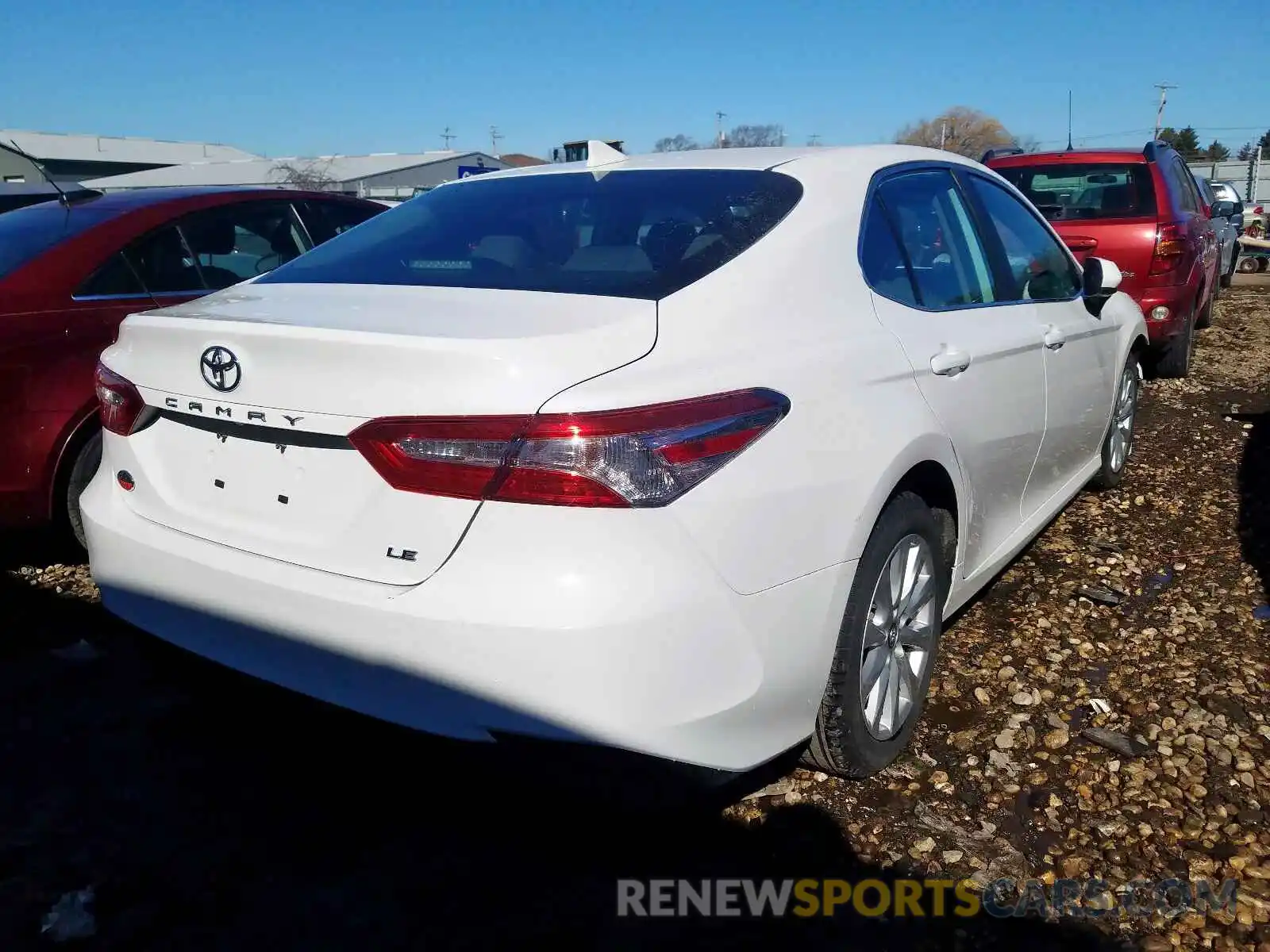 4 Photograph of a damaged car 4T1B11HK7KU264664 TOYOTA CAMRY 2019