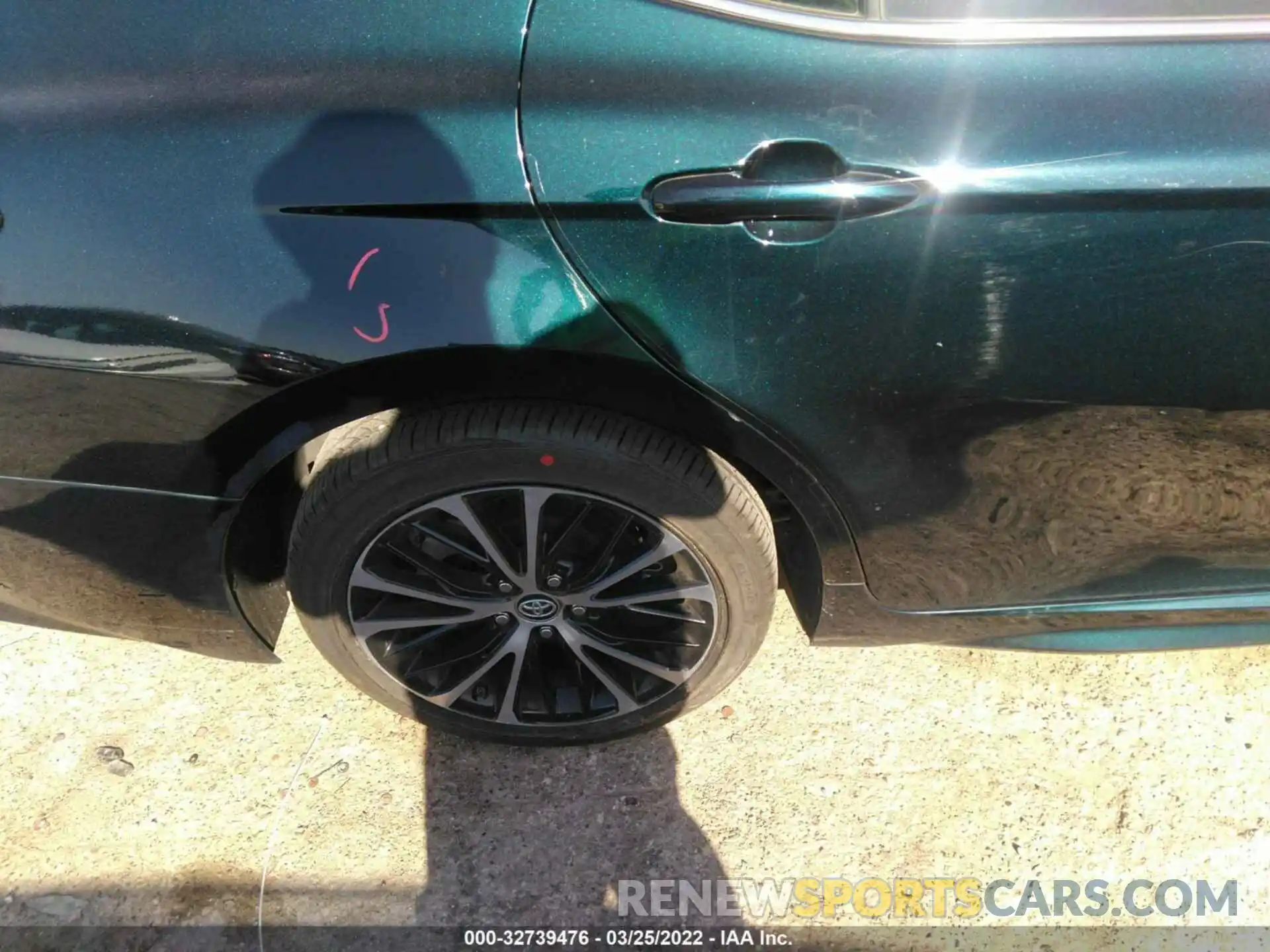 15 Photograph of a damaged car 4T1B11HK7KU269914 TOYOTA CAMRY 2019