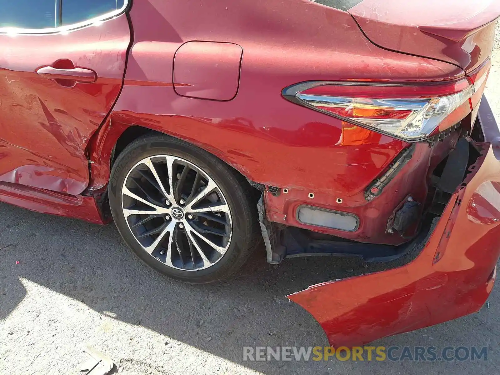 9 Photograph of a damaged car 4T1B11HK7KU277527 TOYOTA CAMRY 2019