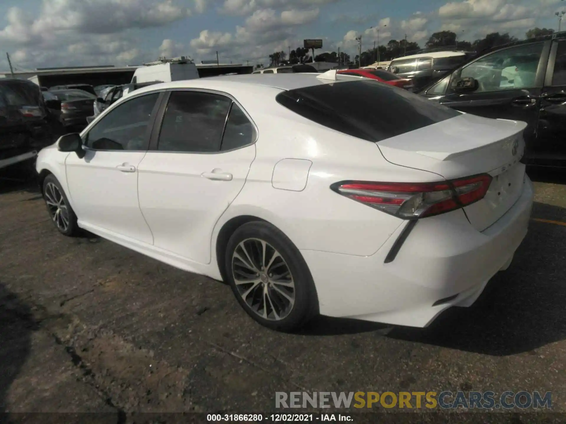 3 Photograph of a damaged car 4T1B11HK7KU280363 TOYOTA CAMRY 2019