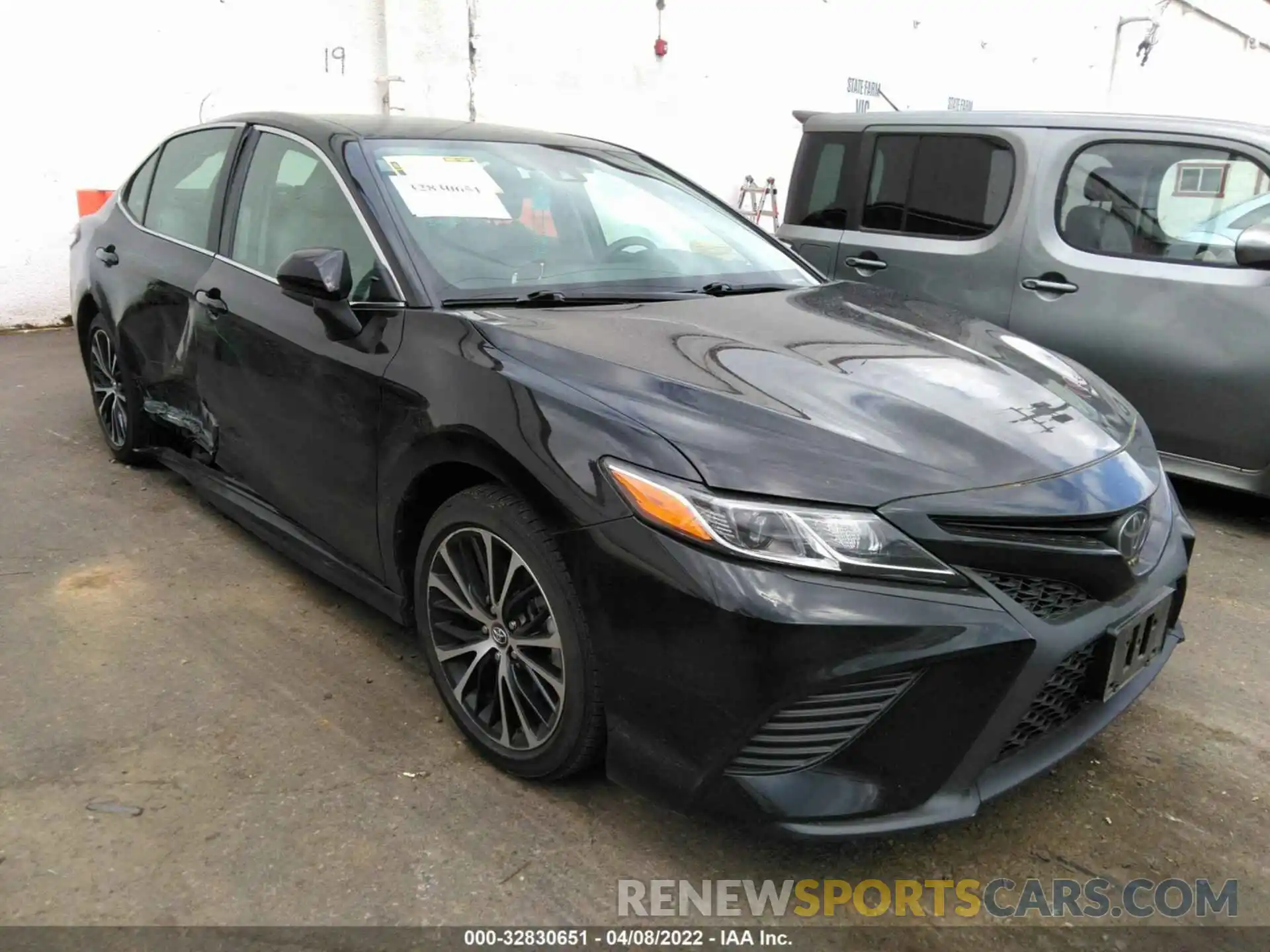 1 Photograph of a damaged car 4T1B11HK7KU280900 TOYOTA CAMRY 2019