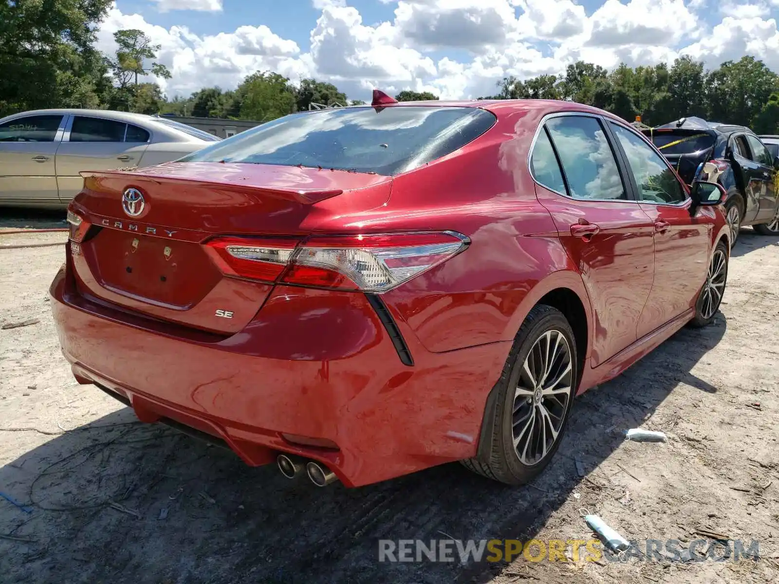 4 Photograph of a damaged car 4T1B11HK7KU282422 TOYOTA CAMRY 2019