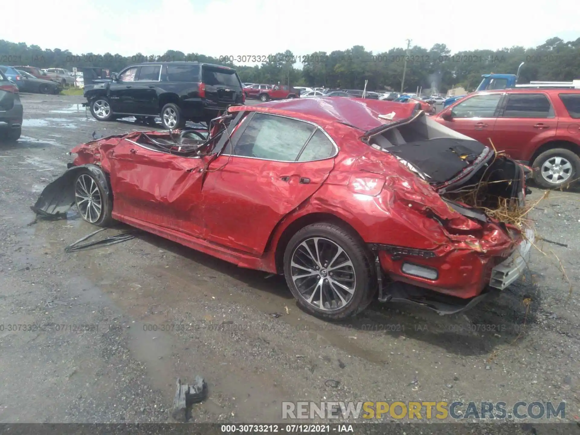 3 Photograph of a damaged car 4T1B11HK7KU282646 TOYOTA CAMRY 2019