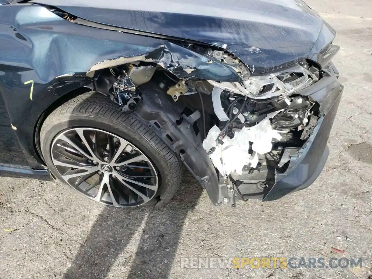 9 Photograph of a damaged car 4T1B11HK7KU283974 TOYOTA CAMRY 2019