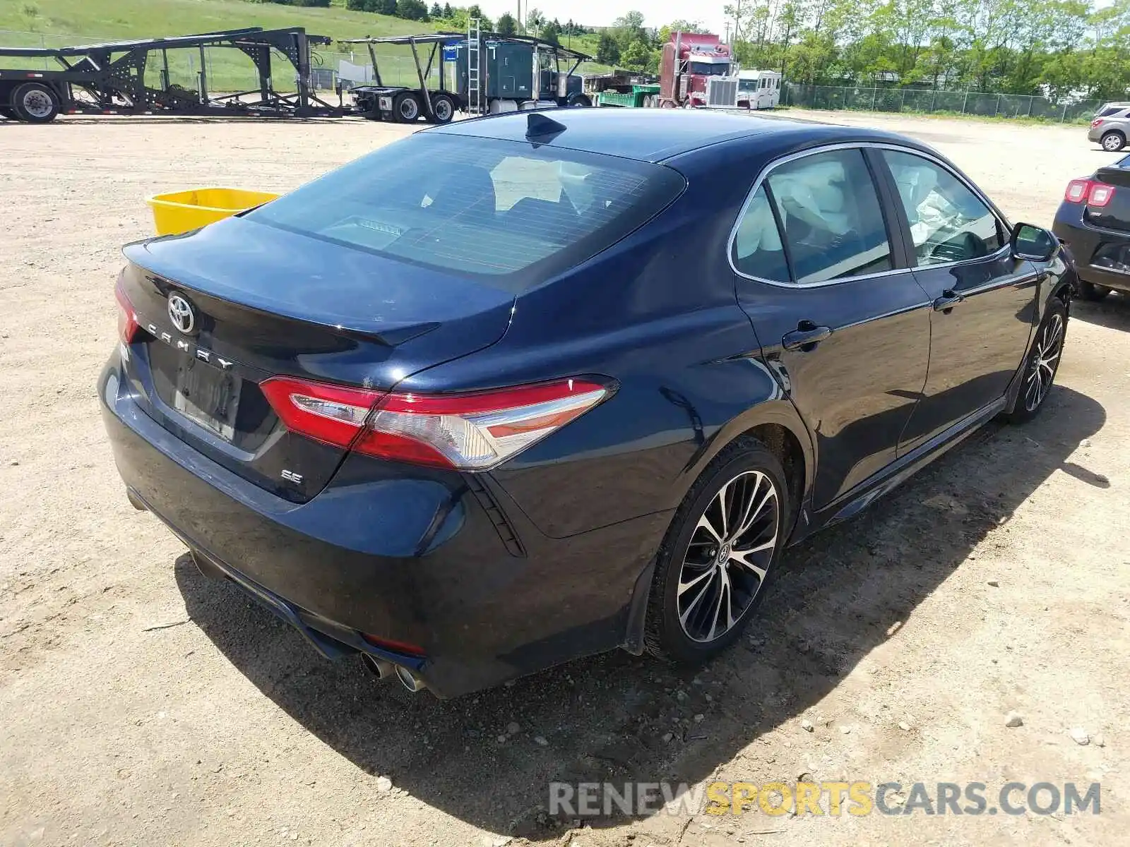 4 Photograph of a damaged car 4T1B11HK7KU288026 TOYOTA CAMRY 2019