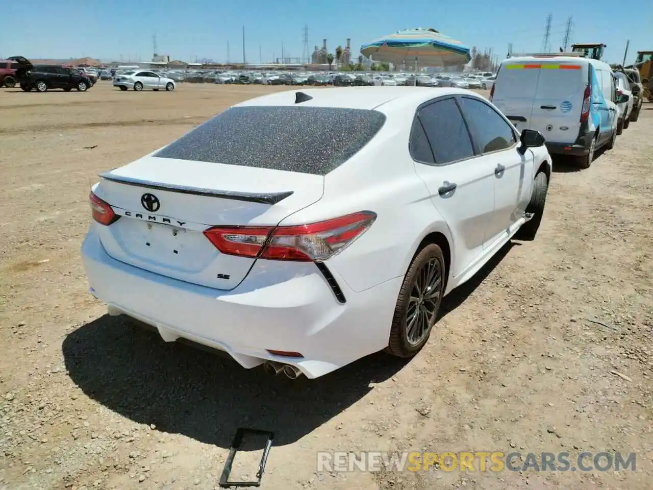 4 Photograph of a damaged car 4T1B11HK7KU298152 TOYOTA CAMRY 2019