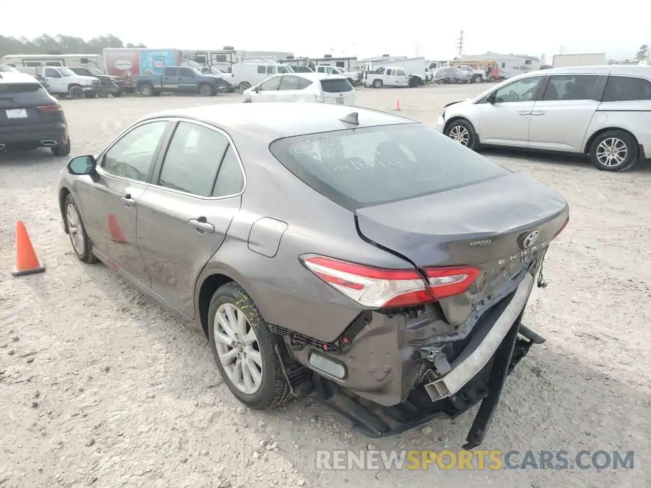 3 Фотография поврежденного автомобиля 4T1B11HK7KU679435 TOYOTA CAMRY 2019