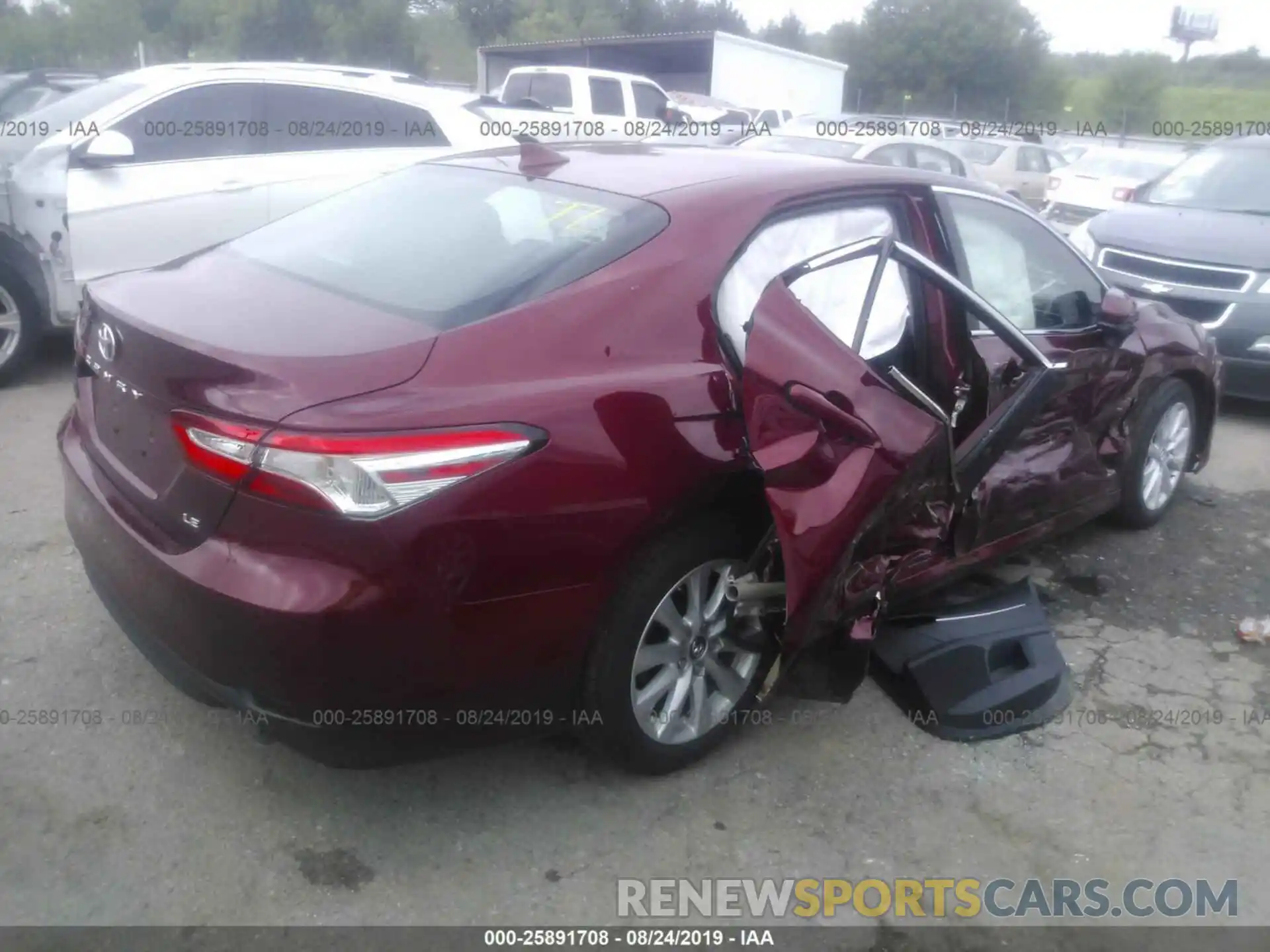 4 Photograph of a damaged car 4T1B11HK7KU679872 TOYOTA CAMRY 2019