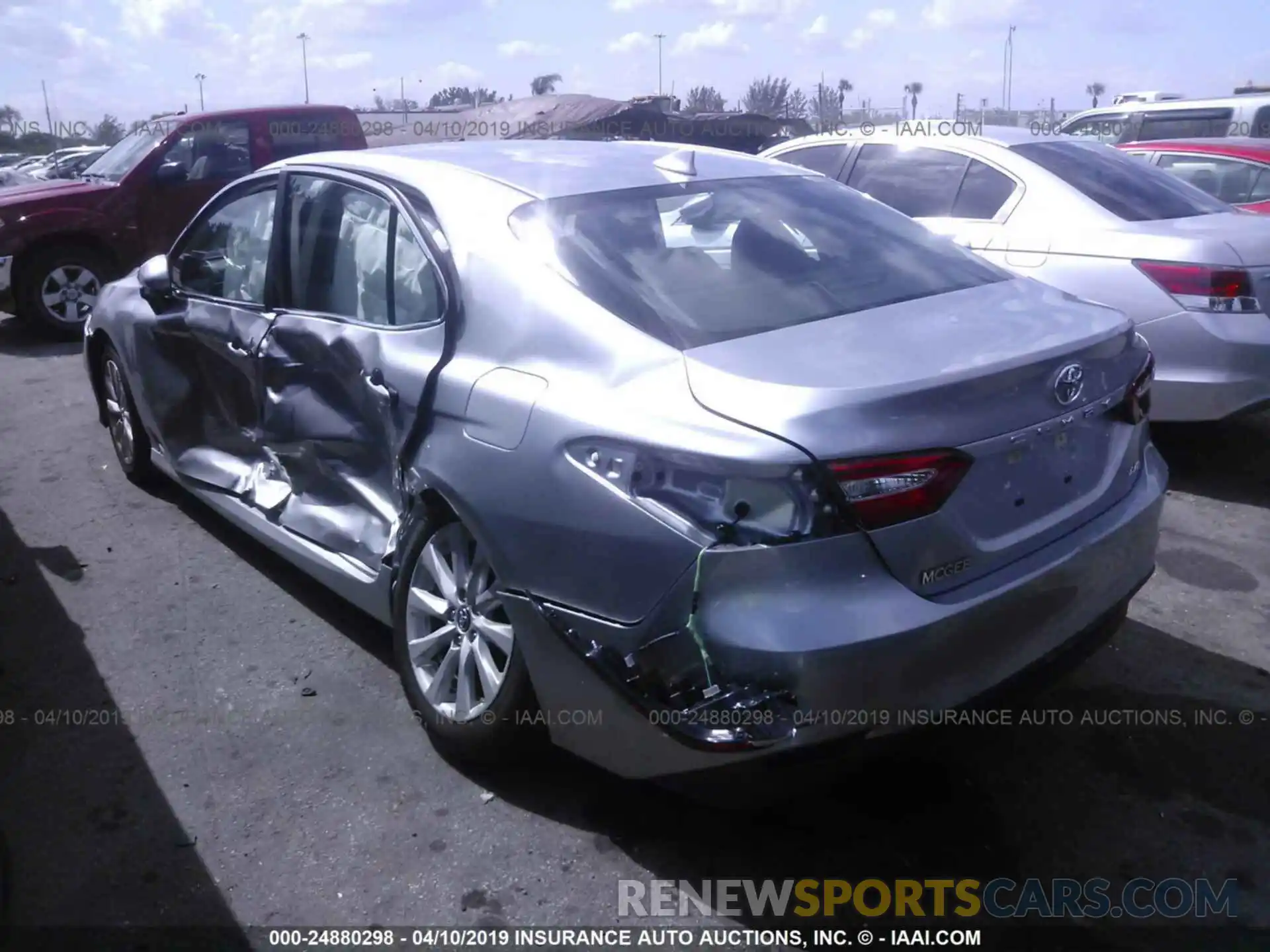 3 Photograph of a damaged car 4T1B11HK7KU681668 TOYOTA CAMRY 2019