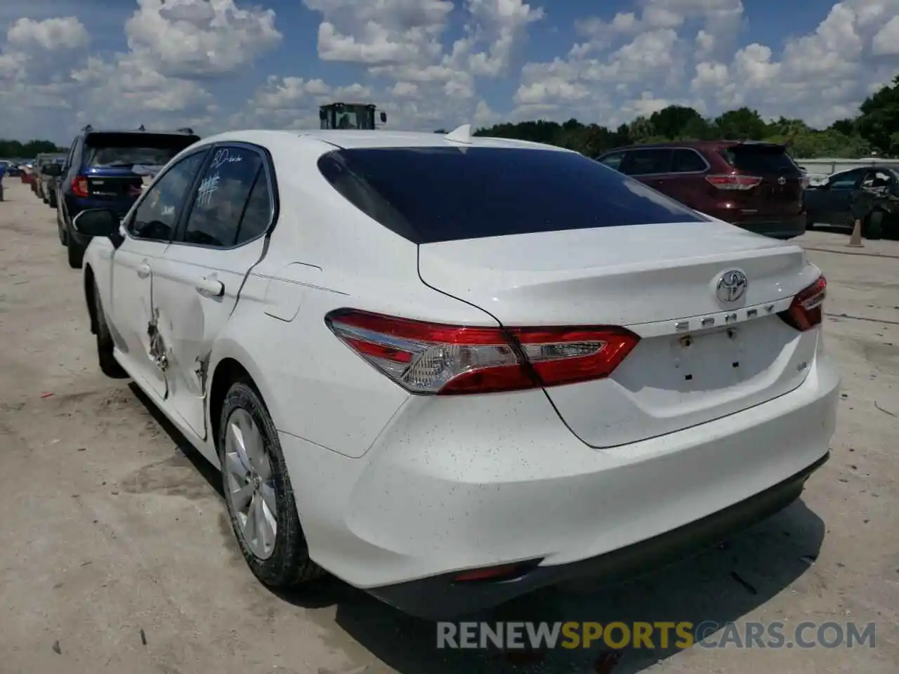 3 Photograph of a damaged car 4T1B11HK7KU681881 TOYOTA CAMRY 2019