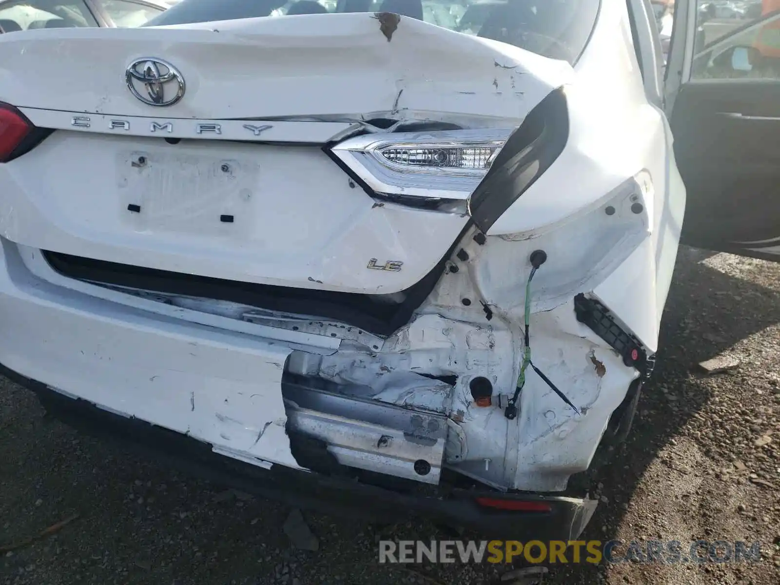9 Photograph of a damaged car 4T1B11HK7KU683632 TOYOTA CAMRY 2019