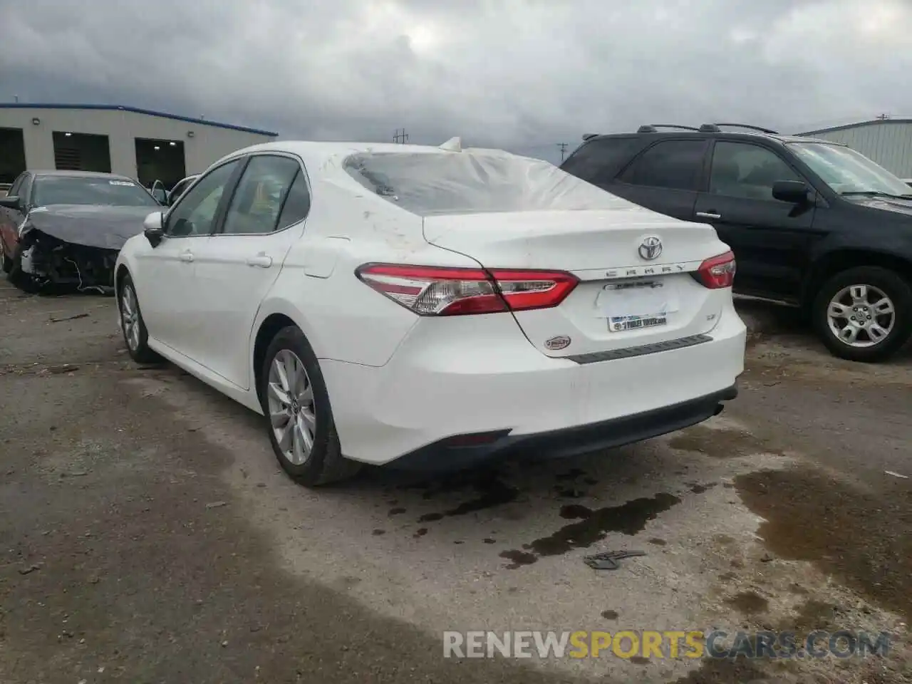 3 Photograph of a damaged car 4T1B11HK7KU683856 TOYOTA CAMRY 2019