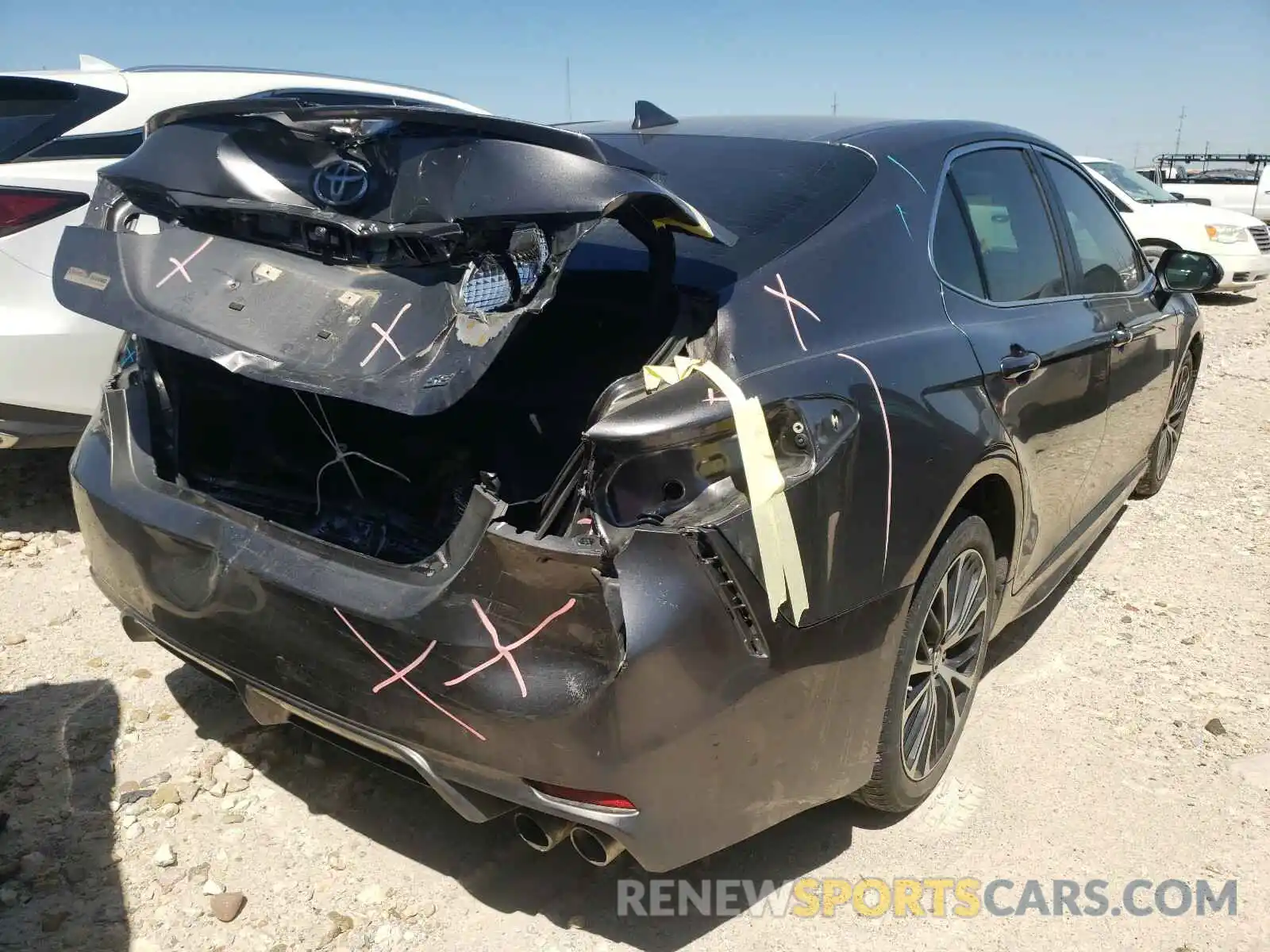 4 Photograph of a damaged car 4T1B11HK7KU684747 TOYOTA CAMRY 2019