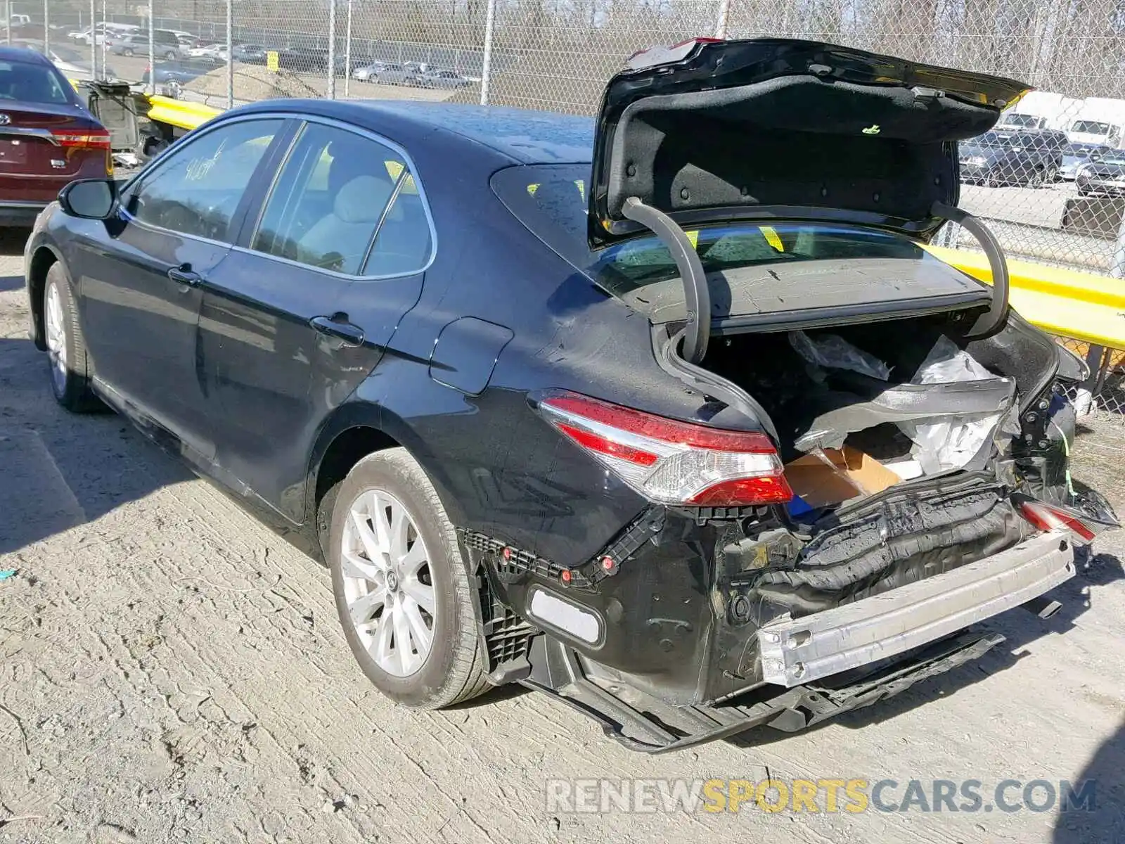 3 Photograph of a damaged car 4T1B11HK7KU685252 TOYOTA CAMRY 2019