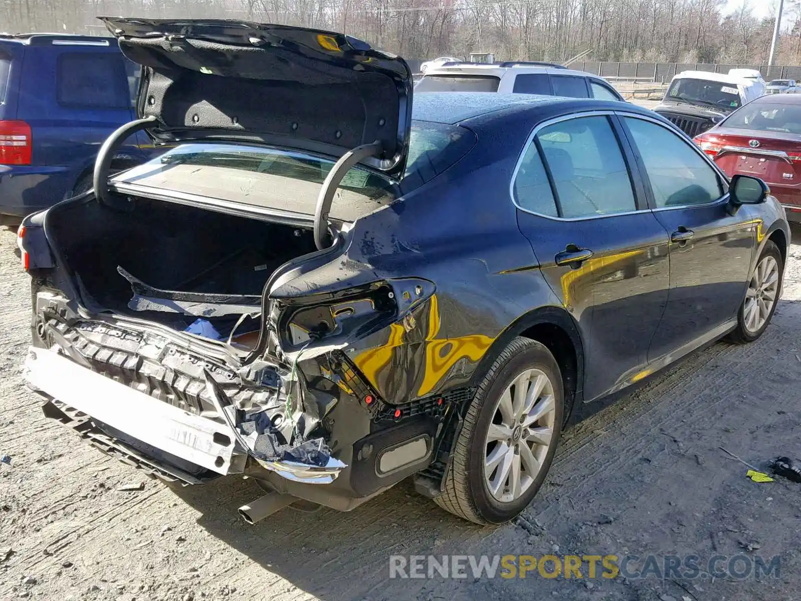 4 Photograph of a damaged car 4T1B11HK7KU685252 TOYOTA CAMRY 2019