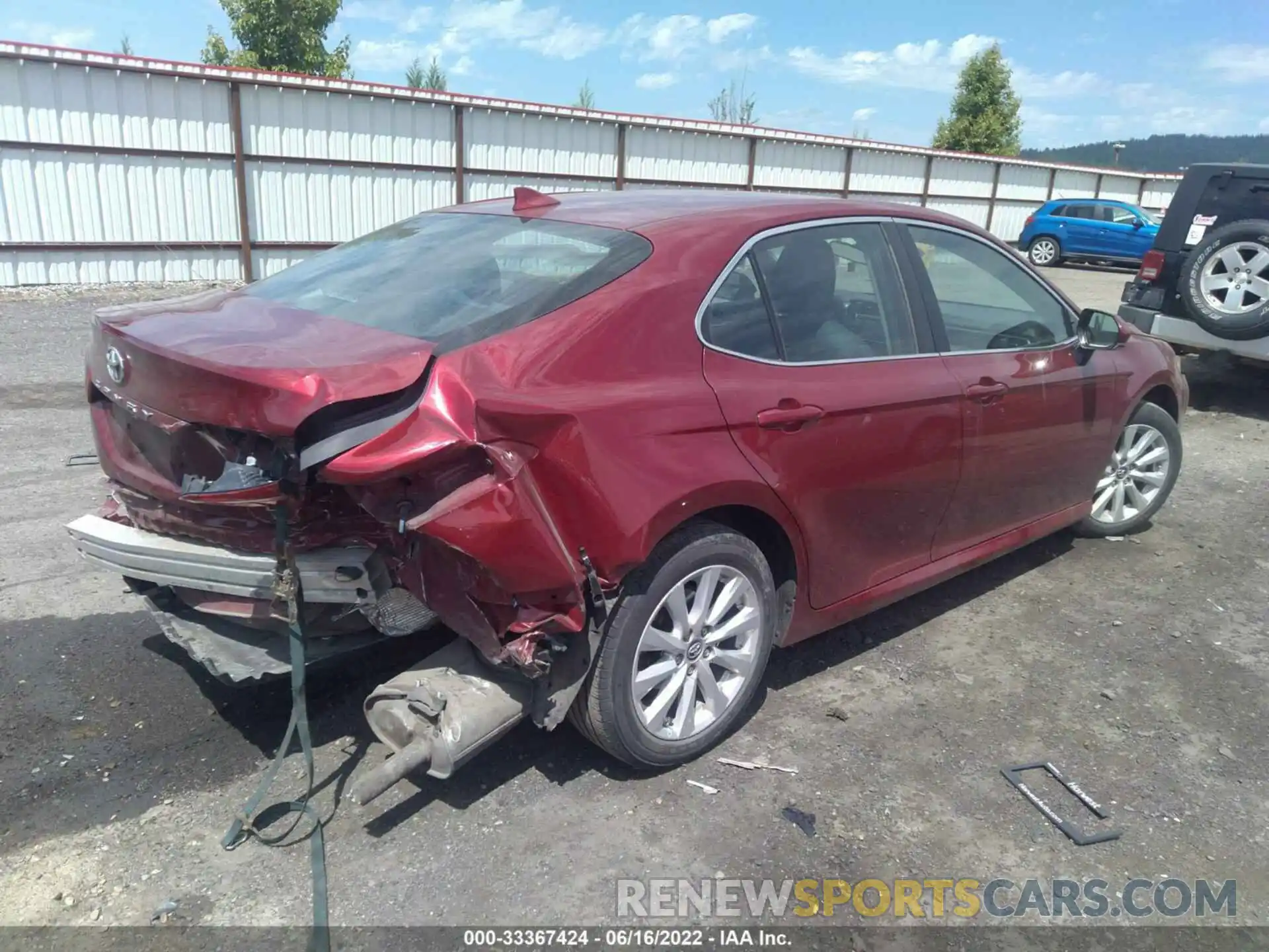 4 Photograph of a damaged car 4T1B11HK7KU685641 TOYOTA CAMRY 2019