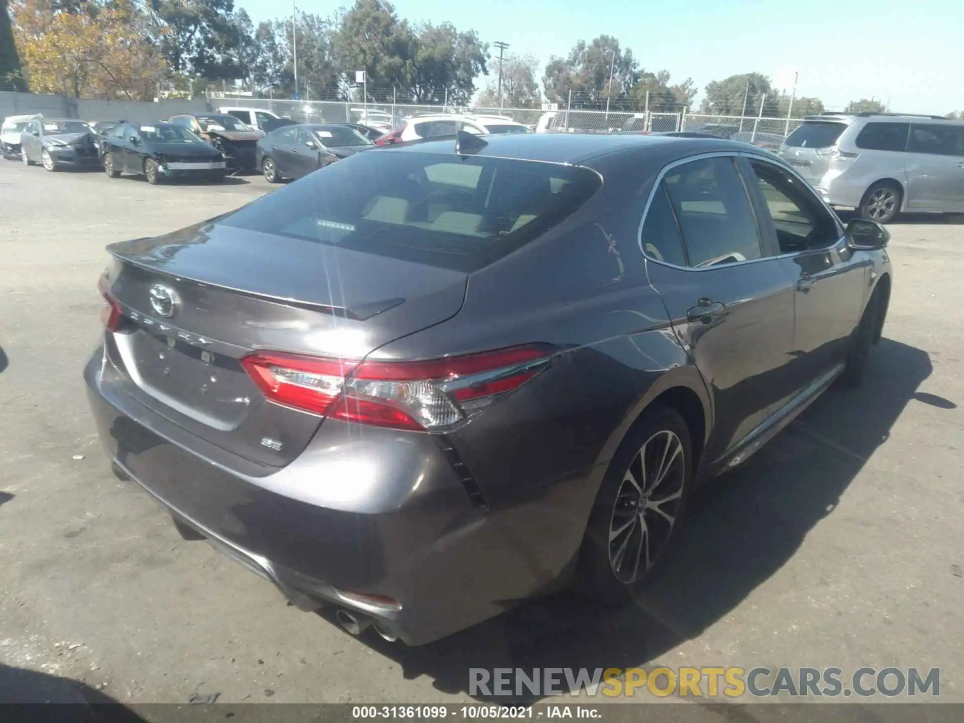 4 Photograph of a damaged car 4T1B11HK7KU685932 TOYOTA CAMRY 2019