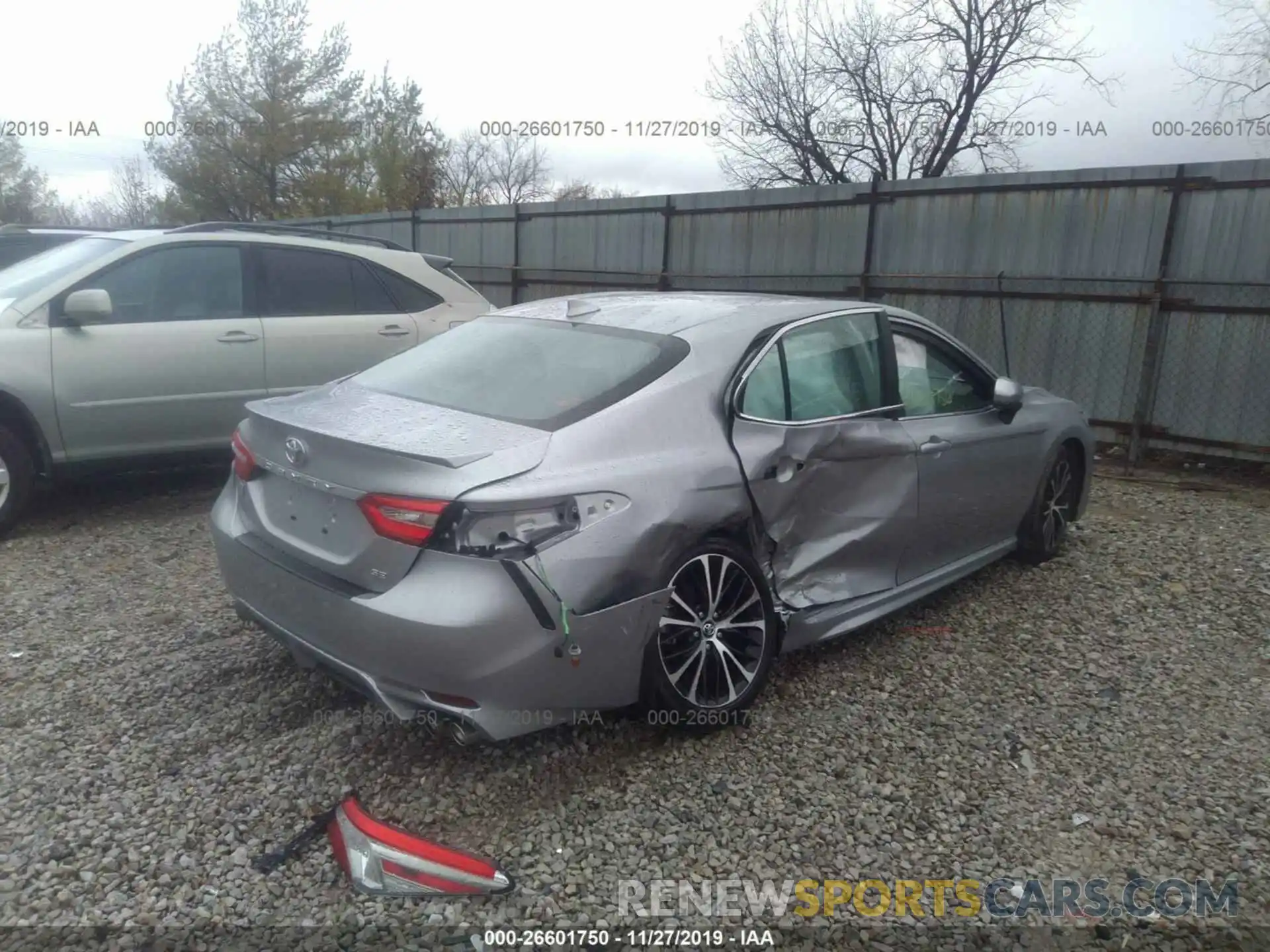 4 Photograph of a damaged car 4T1B11HK7KU687471 TOYOTA CAMRY 2019