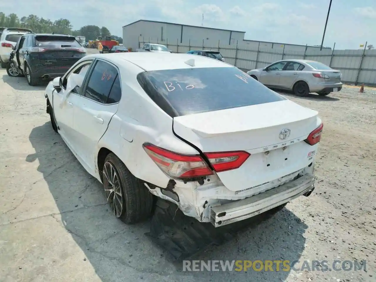 3 Photograph of a damaged car 4T1B11HK7KU687910 TOYOTA CAMRY 2019