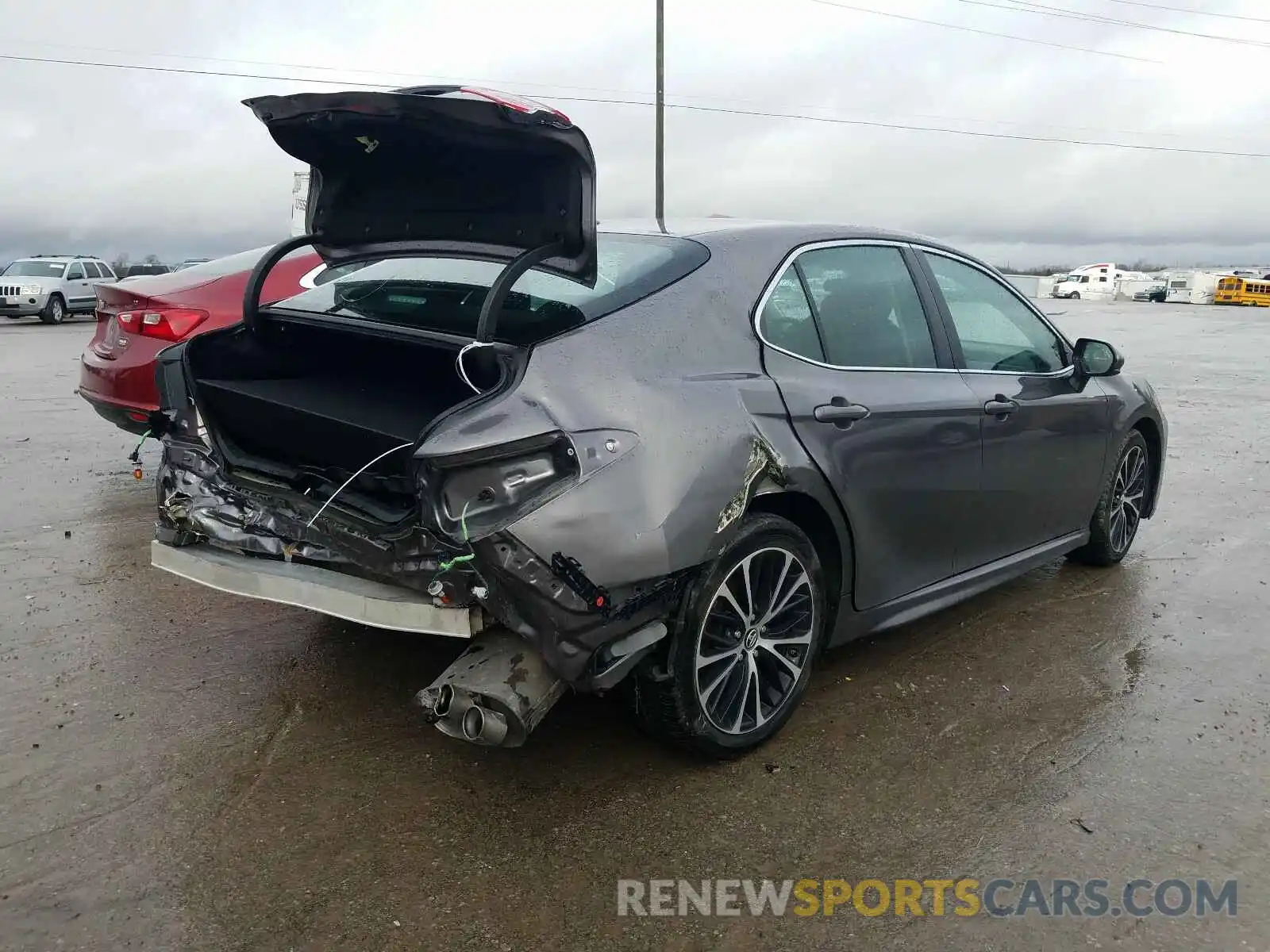 4 Photograph of a damaged car 4T1B11HK7KU691875 TOYOTA CAMRY 2019