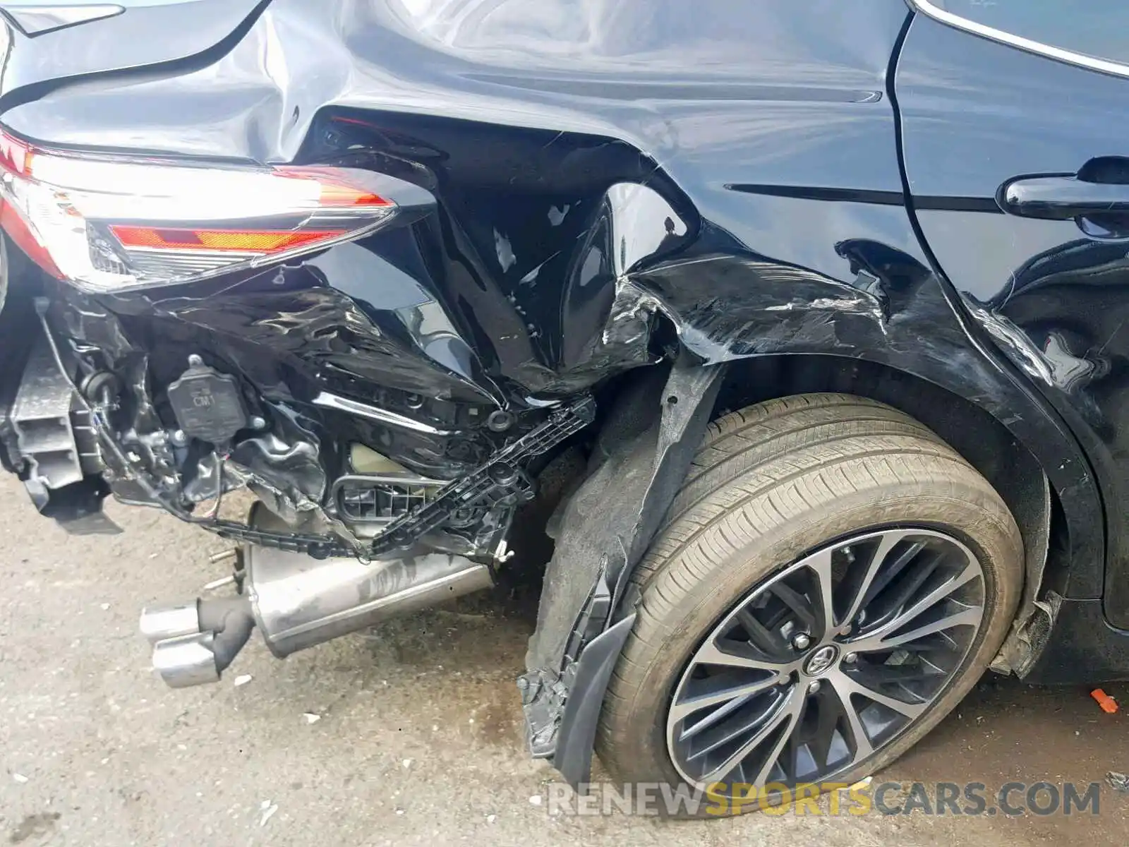 9 Photograph of a damaged car 4T1B11HK7KU692816 TOYOTA CAMRY 2019