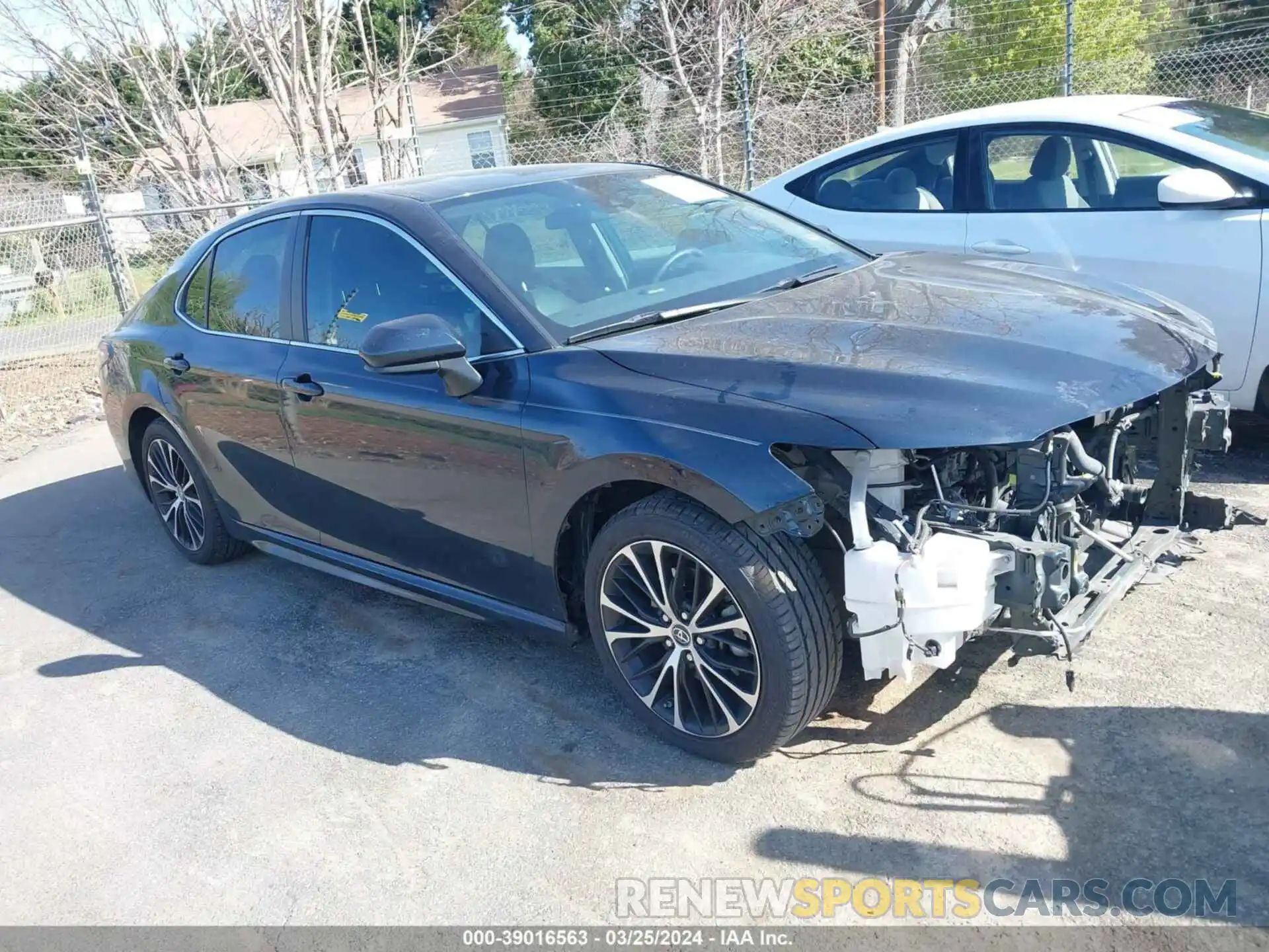 1 Photograph of a damaged car 4T1B11HK7KU693576 TOYOTA CAMRY 2019