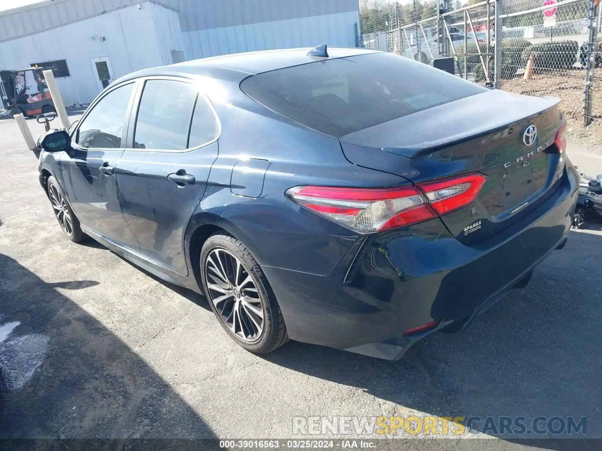 3 Photograph of a damaged car 4T1B11HK7KU693576 TOYOTA CAMRY 2019